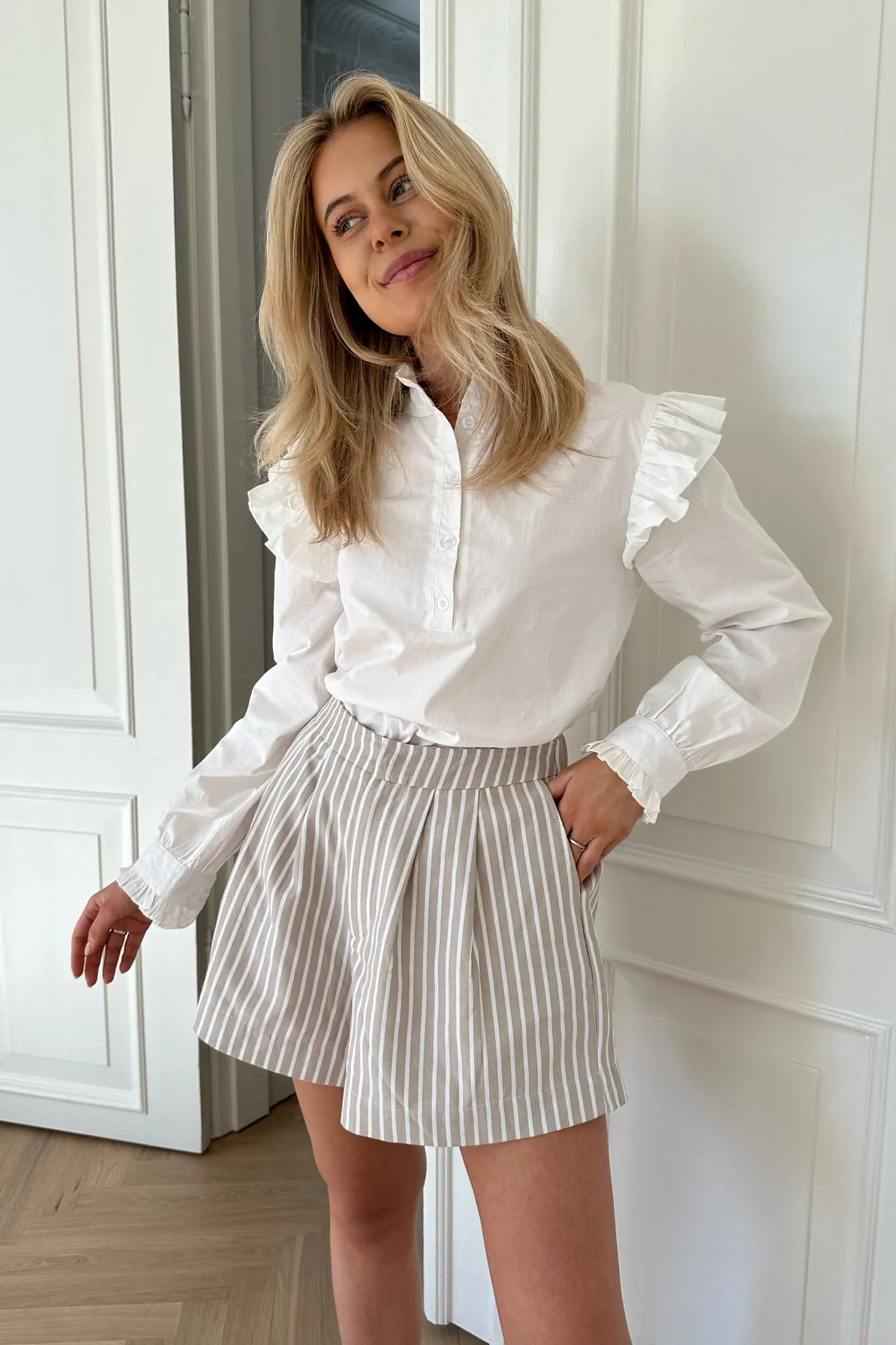 AlbaIC Shorts - Beige Stripe - Image 2
