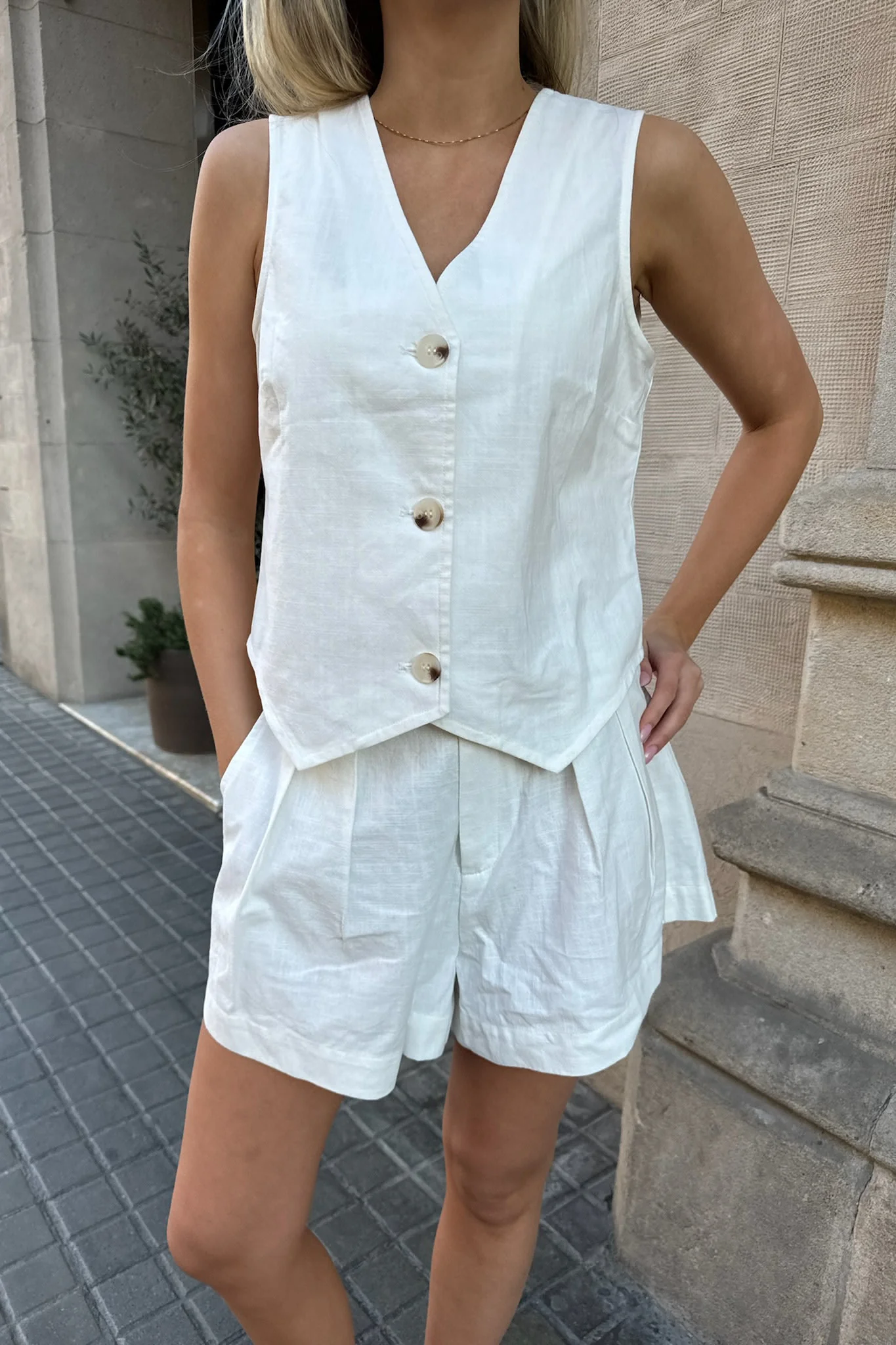 AlbaIC Shorts - White - Image 6