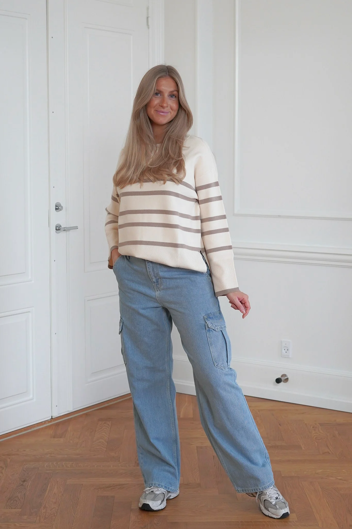 NMAlexa NW Cargo Jeans - Light Blue Denim - Image 2