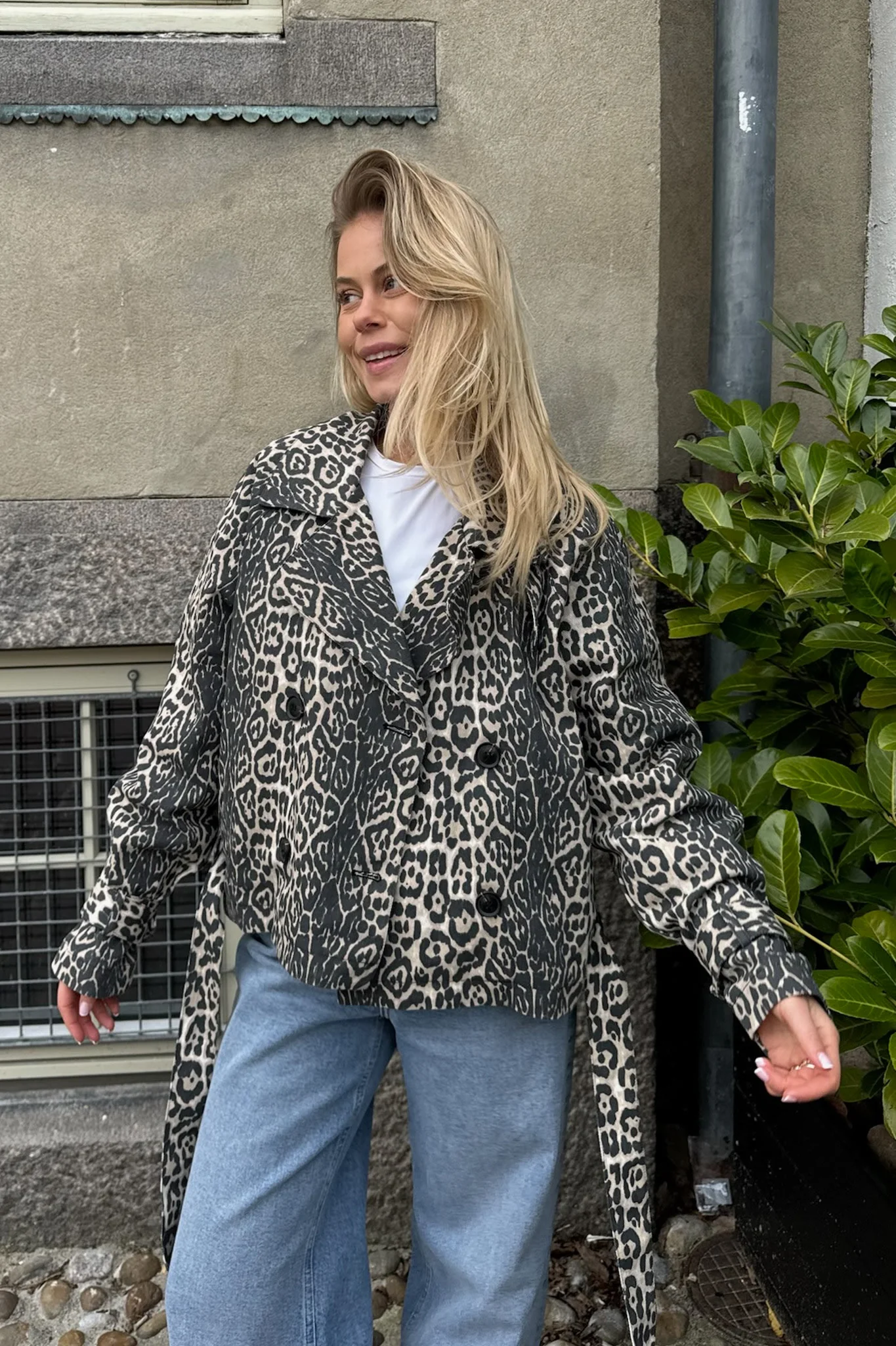 AlmaIC Trenchcoat - Leo Print - Image 9