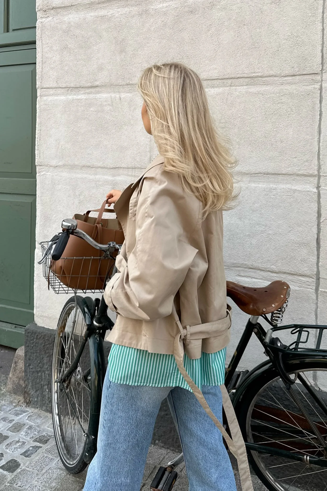 AlmaIC Trenchcoat - Light Beige - Image 6