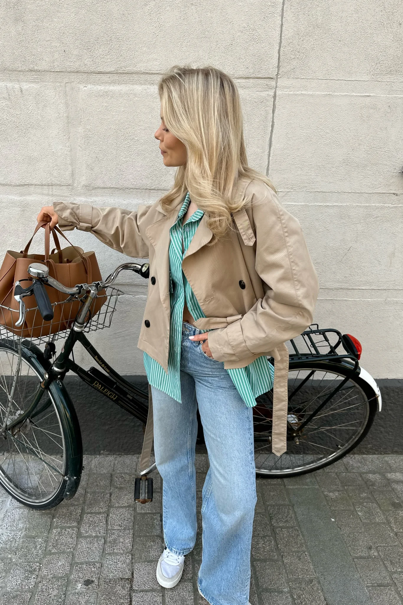 AlmaIC Trenchcoat - Light Beige - Image 7