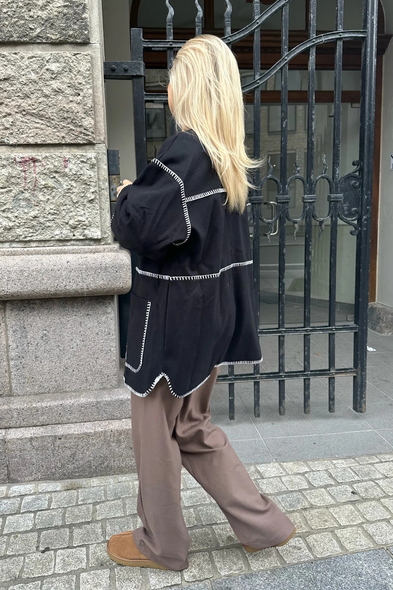 AmandaIC Contrast Stitching Jacket - Black - Image 3