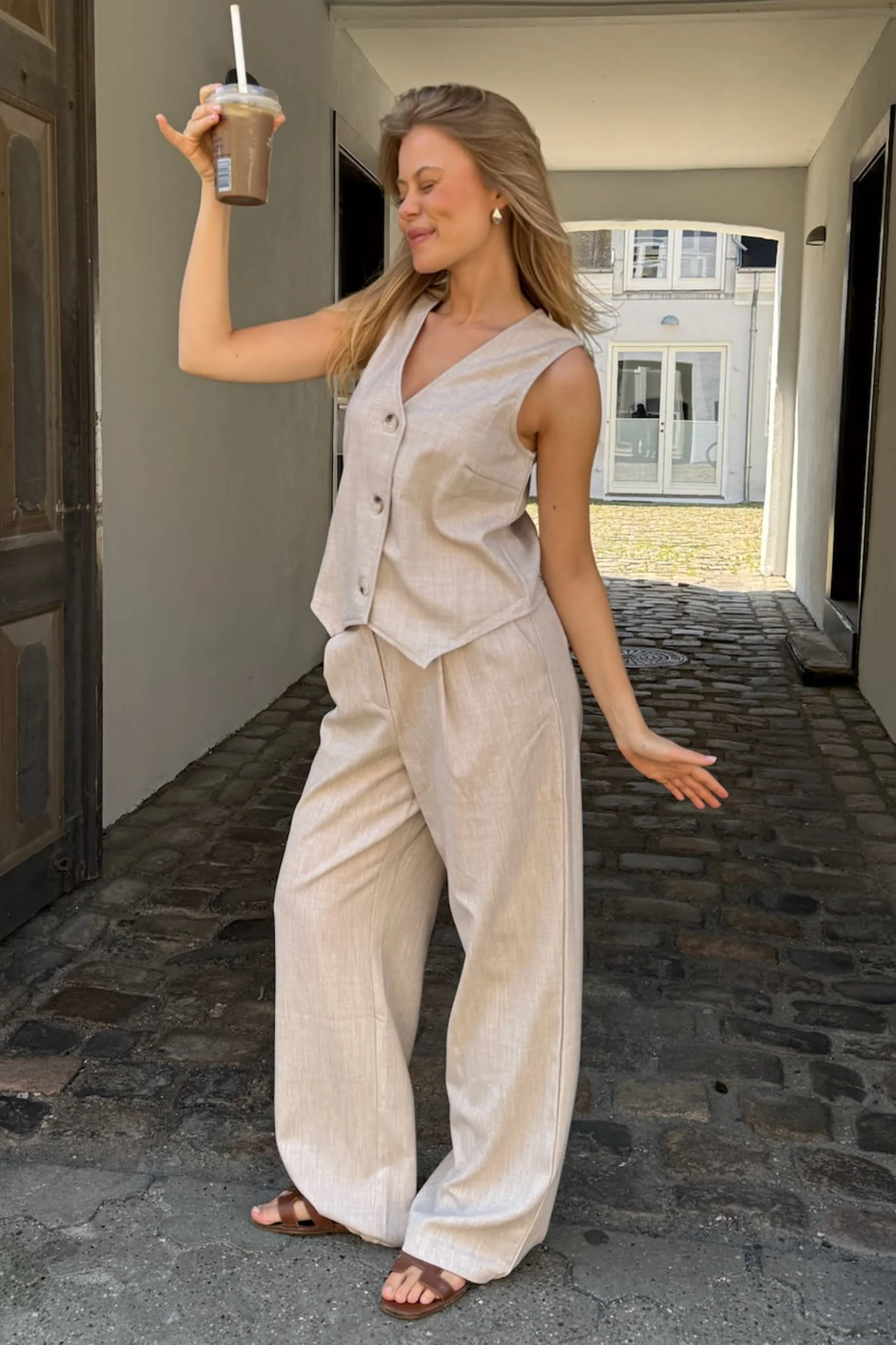 CelinaIC Vest - Beige - Image 3