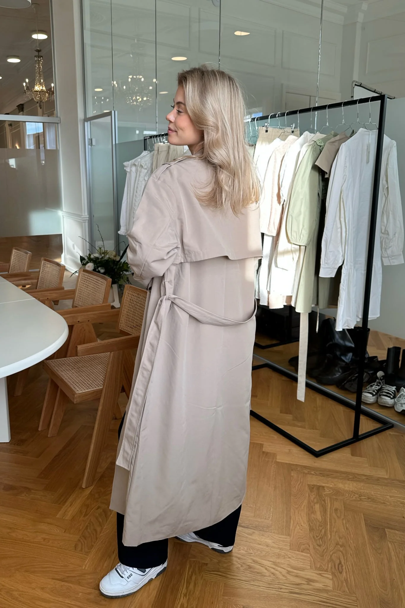 VMChloe Long Trenchcoat - Silver Mink - Image 6