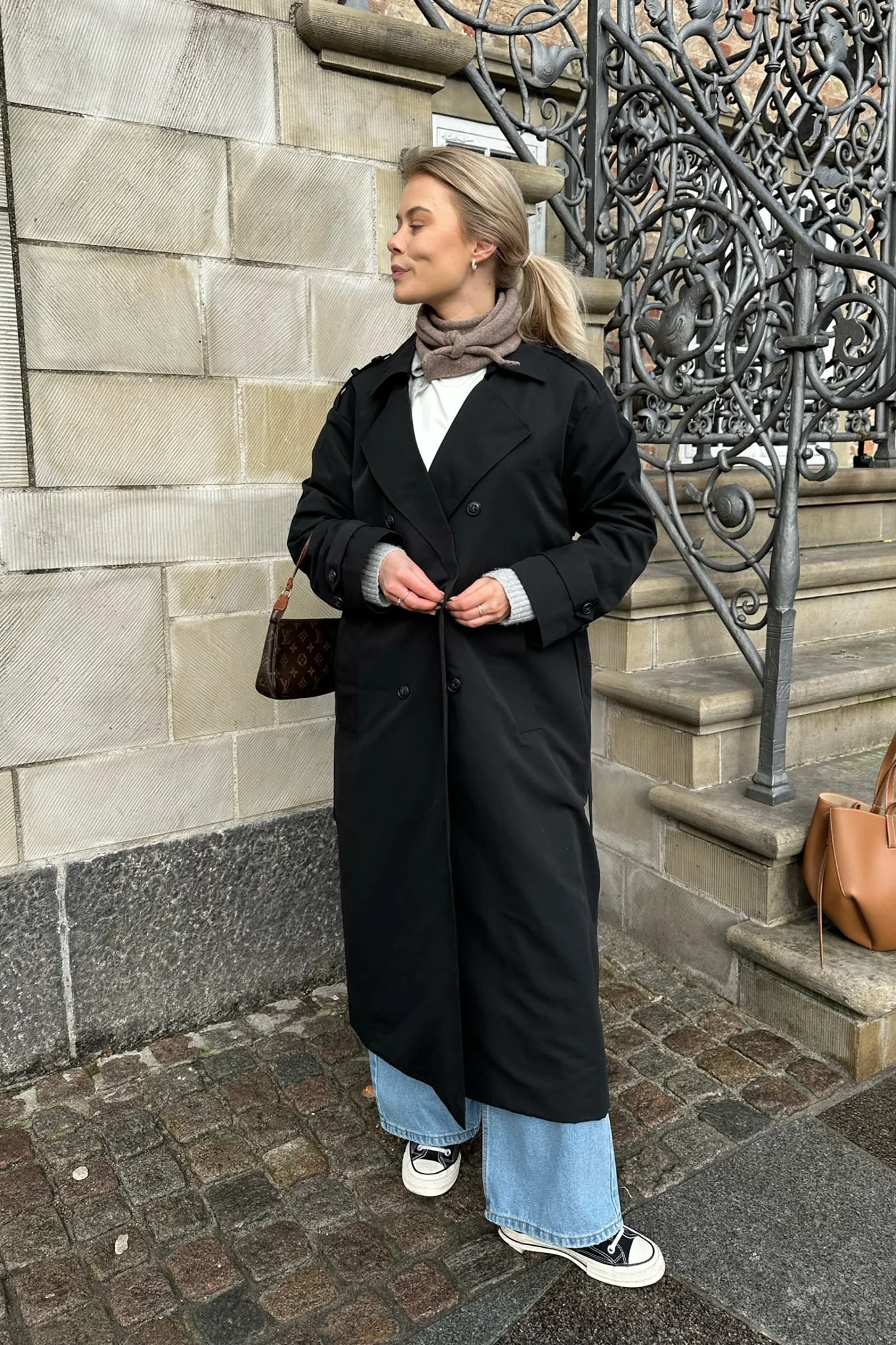 VMChloe Long Trenchcoat - Black - Image 4