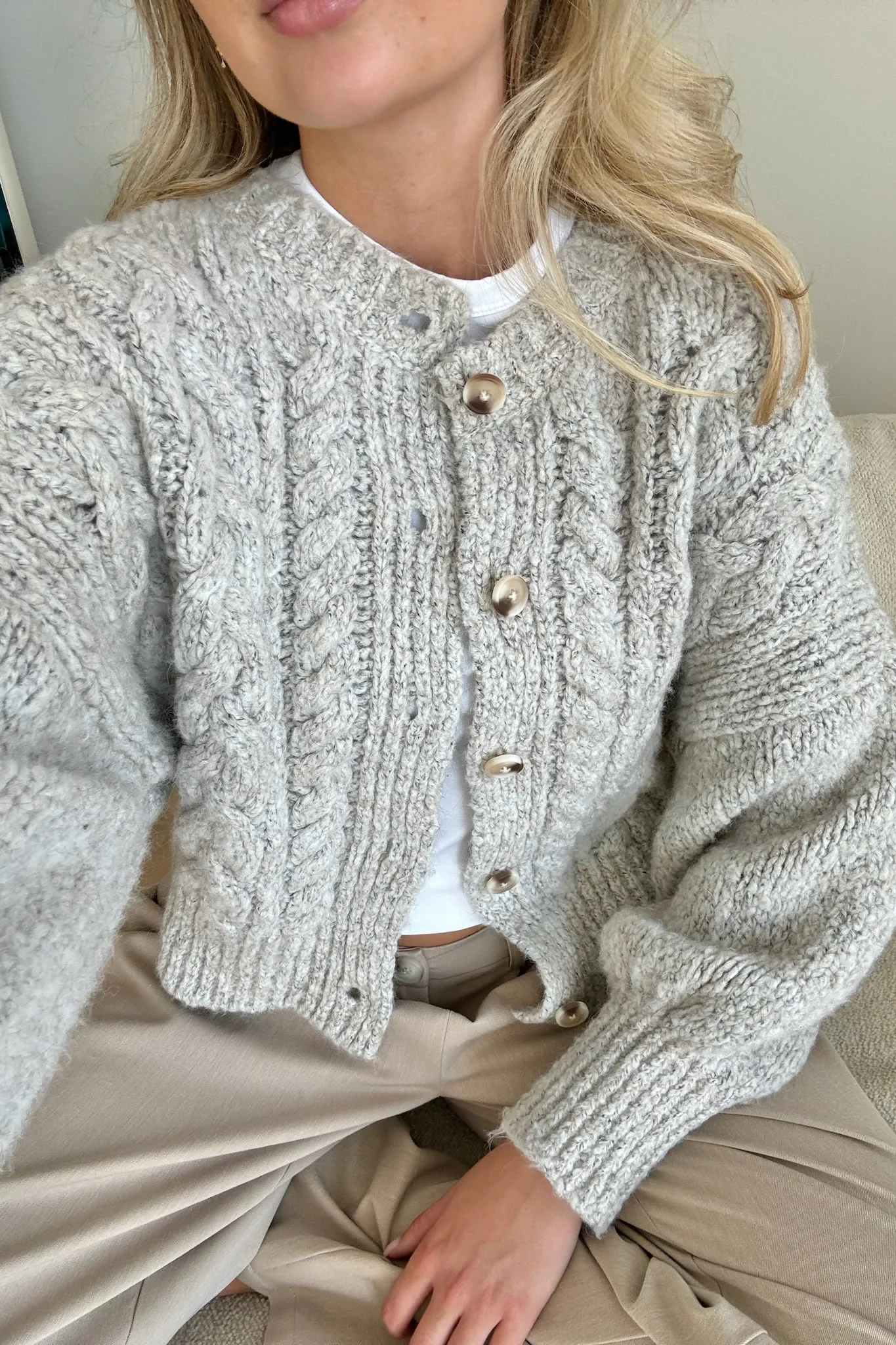 EllaIC Cardigan - Light Greige - Image 4