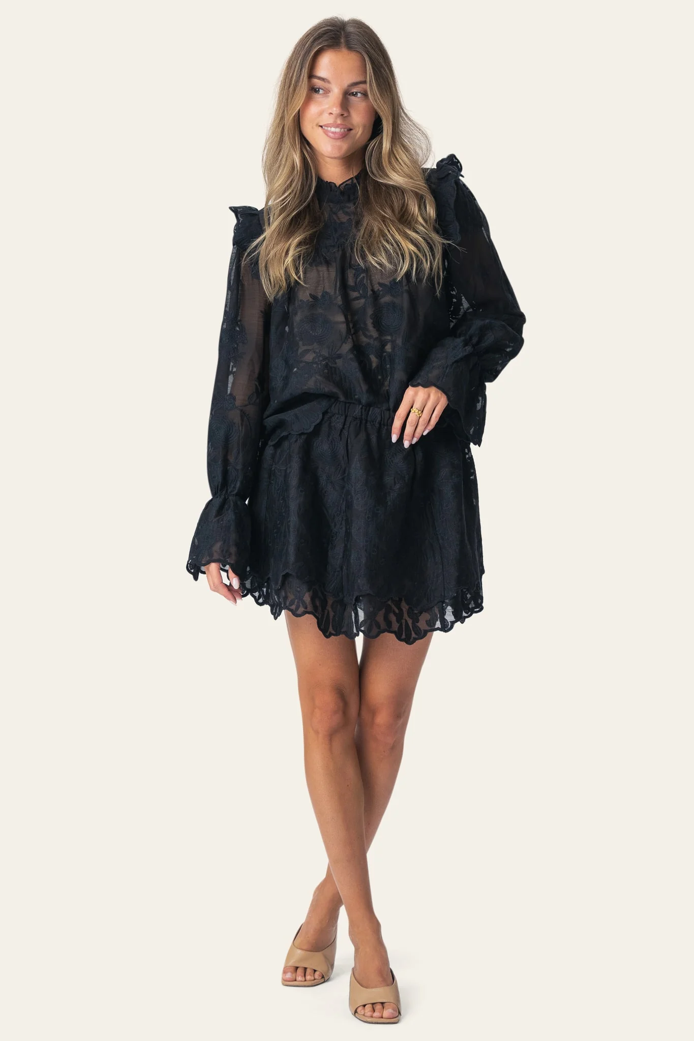 EllinorIC Lace Mini Skirt - Vintage Black - Image 4