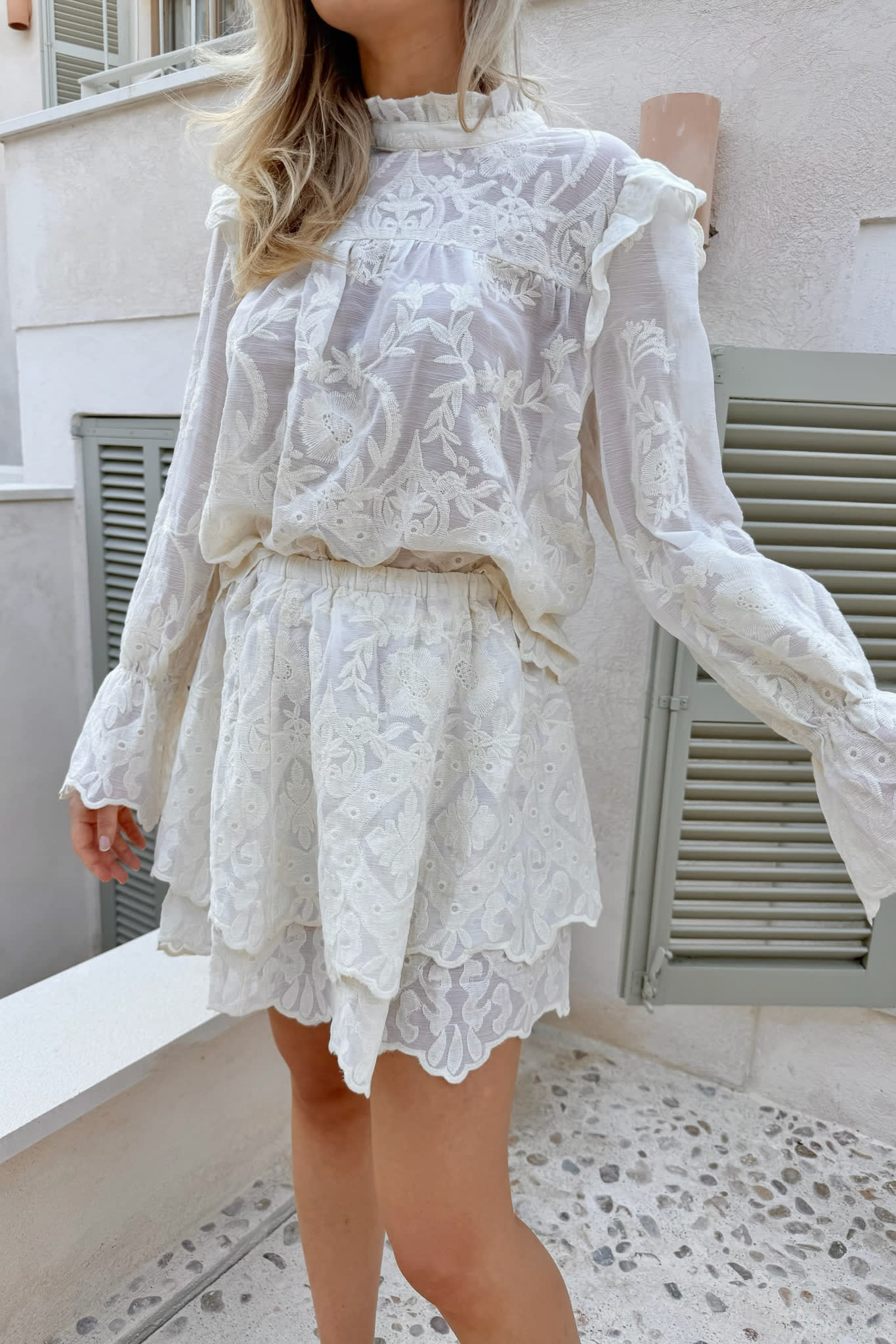 EllinorIC Lace Mini Skirt - Vintage White - Image 2