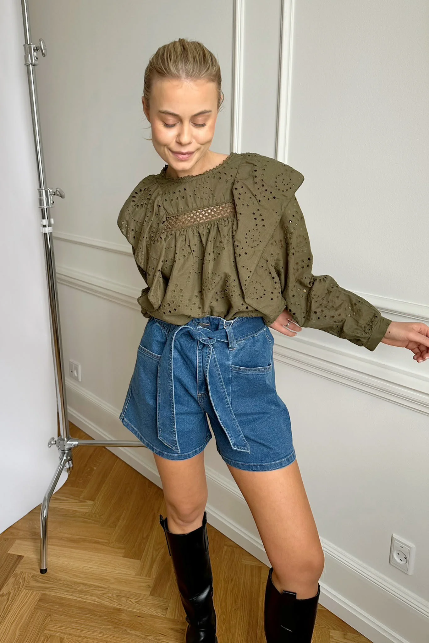 VIFo HW Denim Shorts - Medium Blue Denim - Image 4