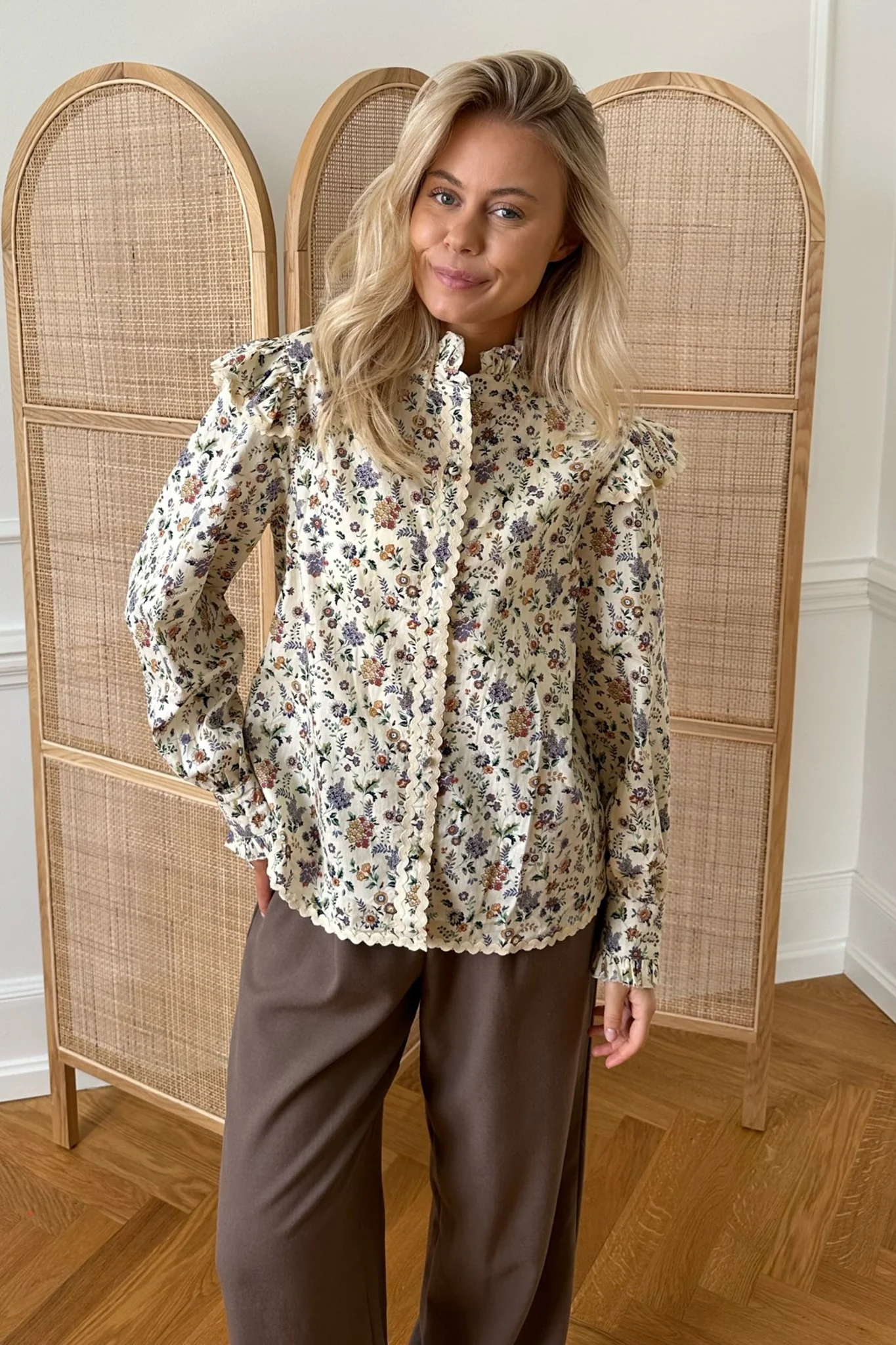 FrejaIC Shirt - Cream Multi Flower - Image 8