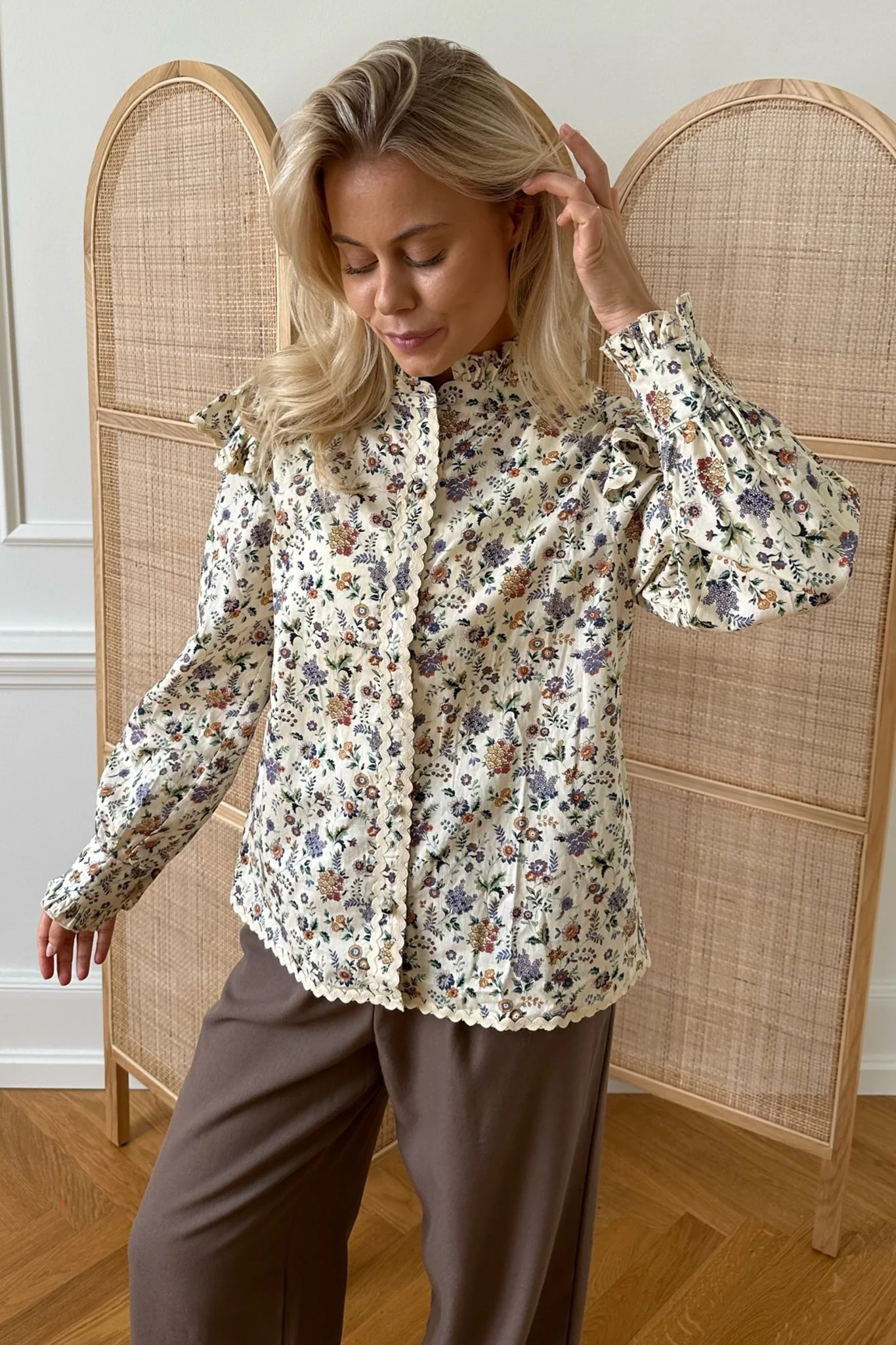 FrejaIC Shirt - Cream Multi Flower - Image 9