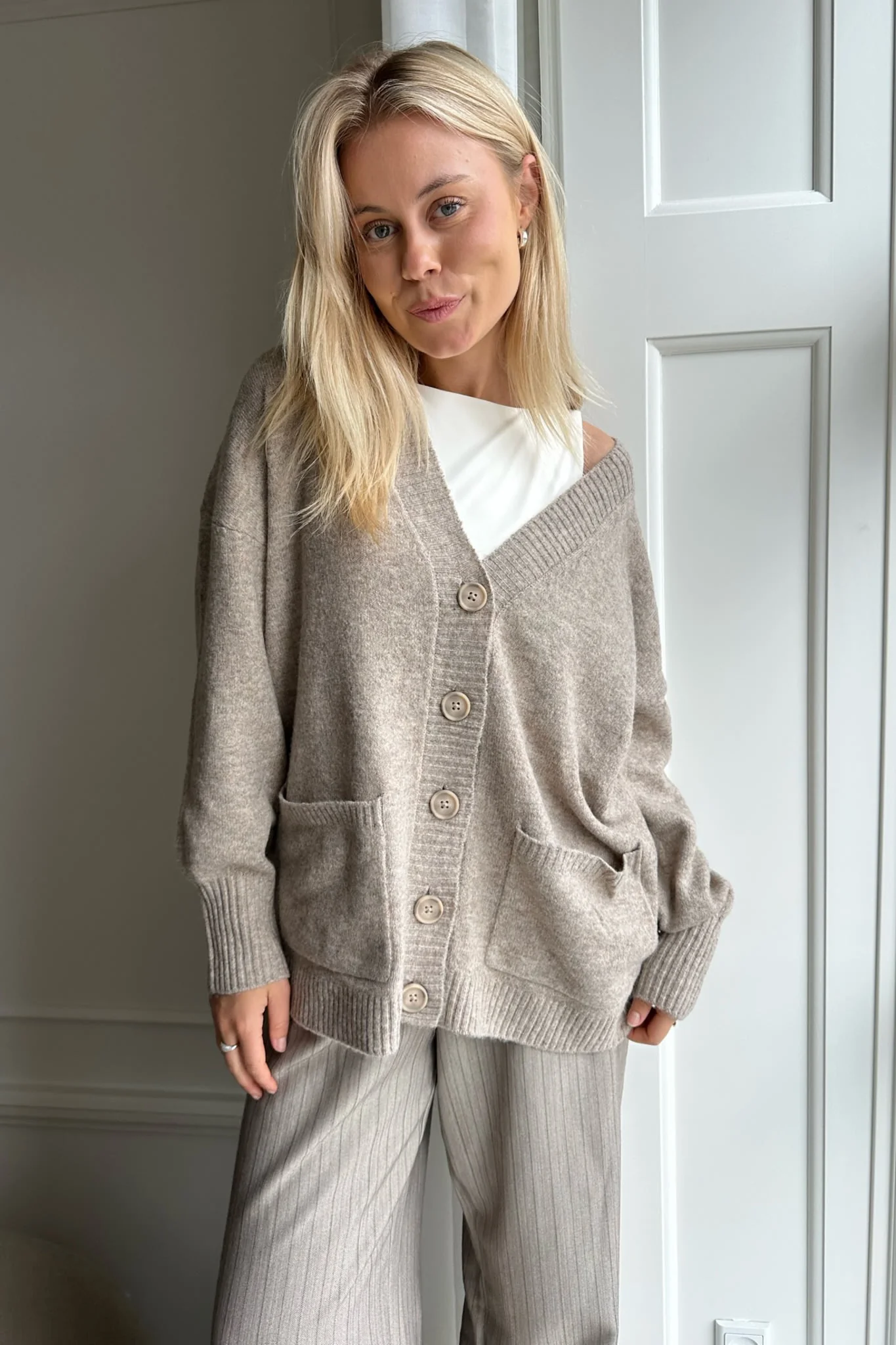 NMFriva LS Vneck Knit Cardigan - Nomad Melange - Image 3