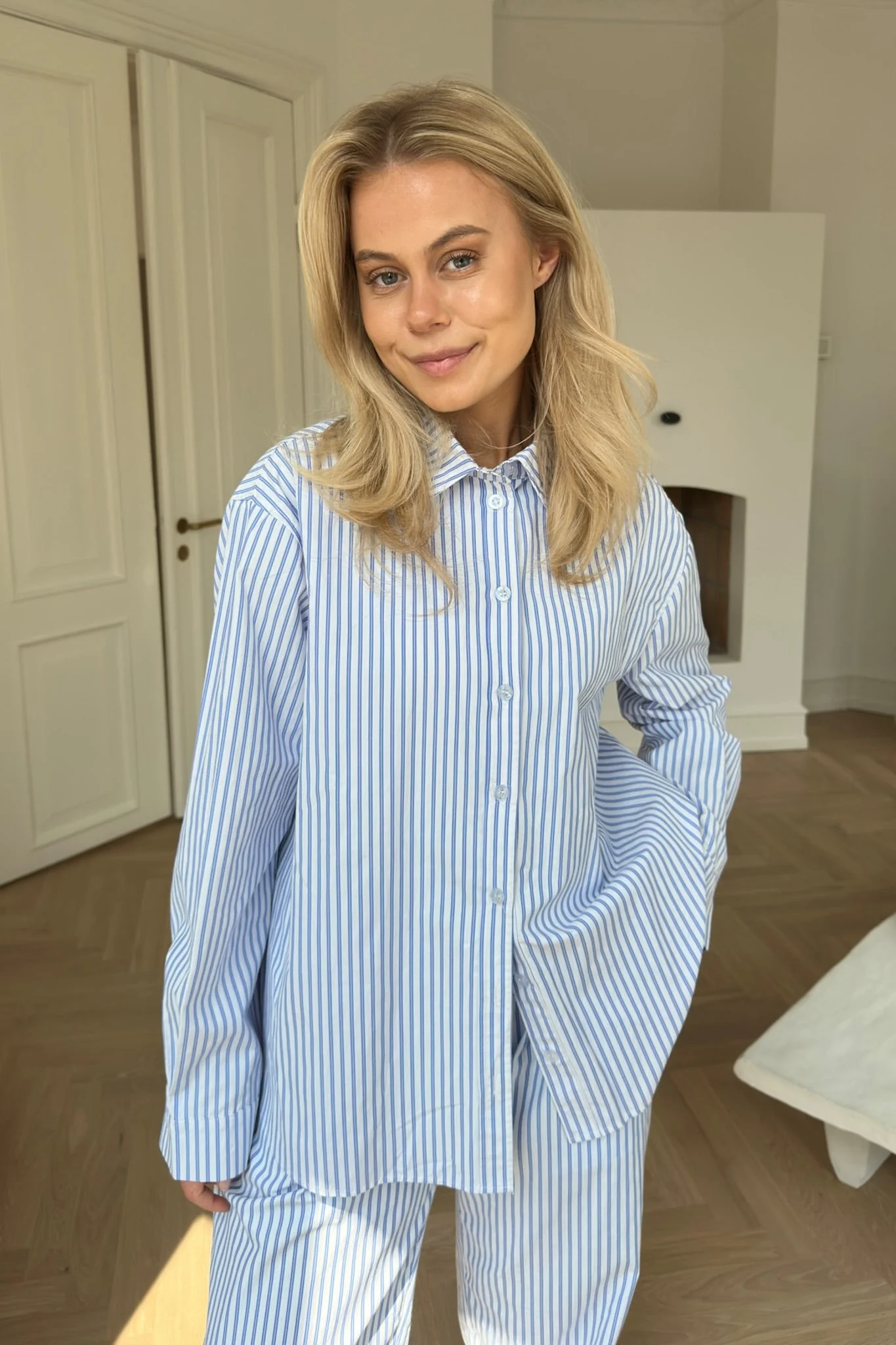 HannahIC Shirt - White Blue Stripes - Image 3