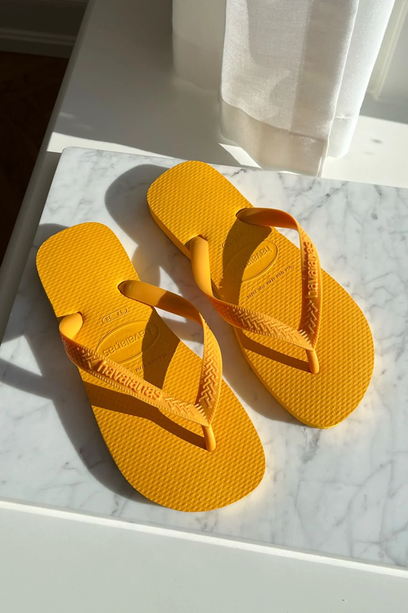 Havaianas Top Flip Flop - Pop Yellow - Image 2
