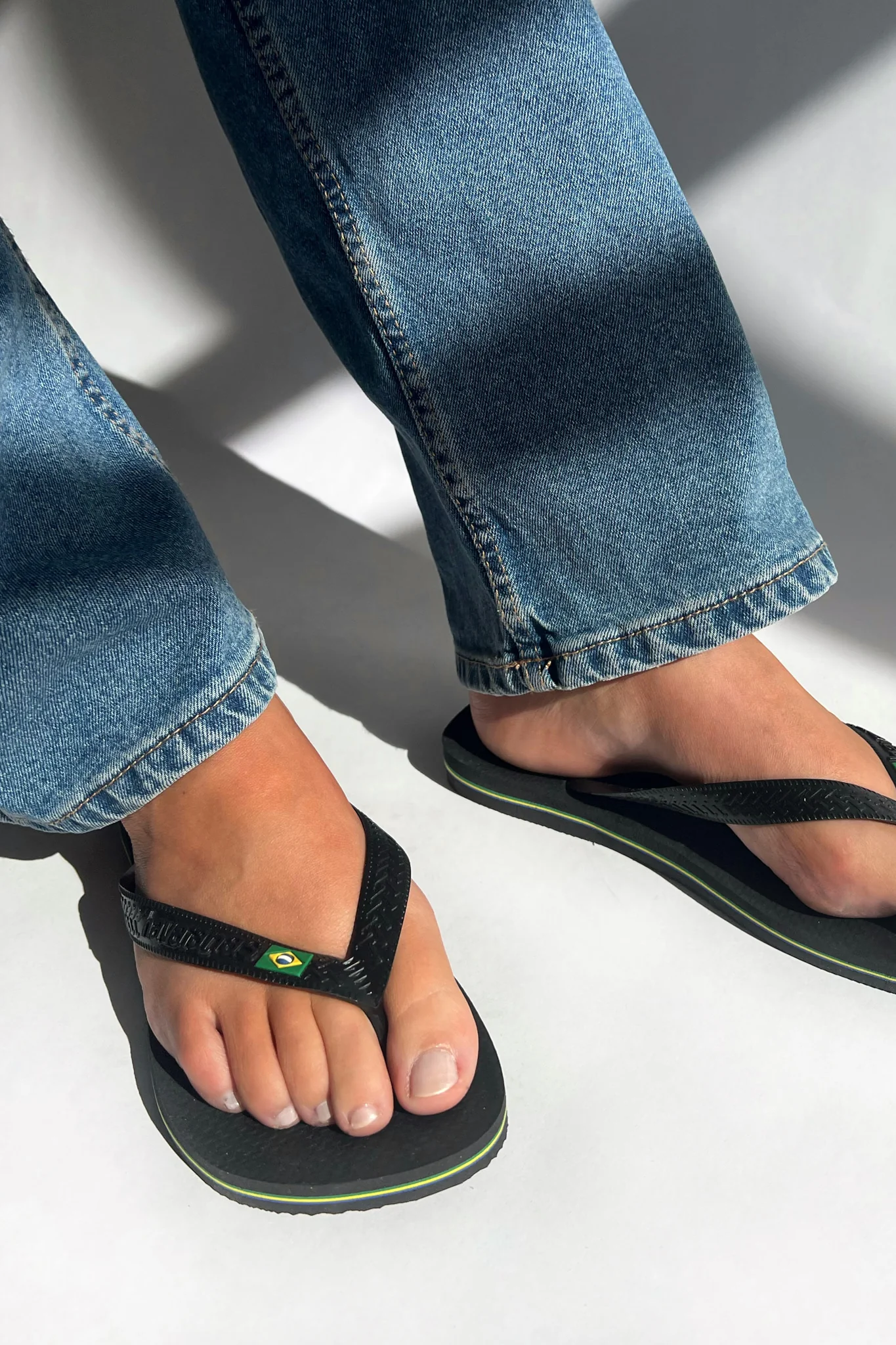 Havaianas Brazil Logo Flip Flop - Black - Image 2