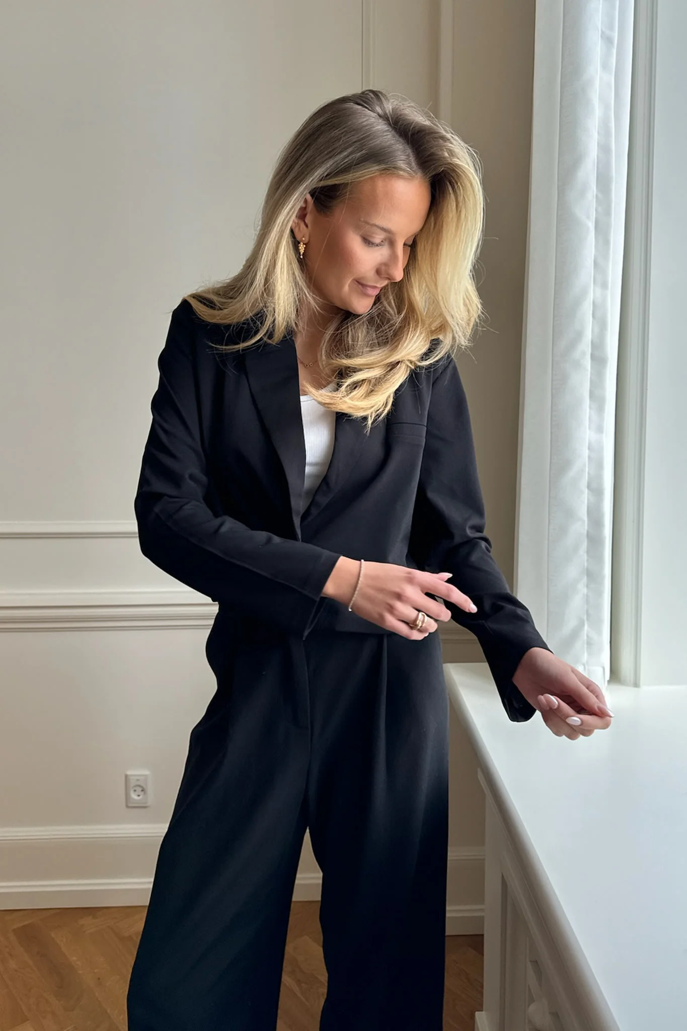 JDYTanja LS Short Blazer - Black - Image 2
