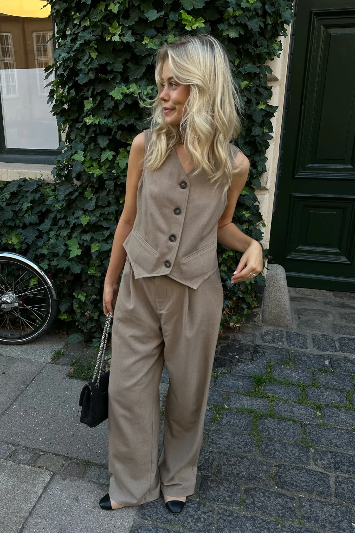 JennyIC Vest - Dark Sand - Image 2