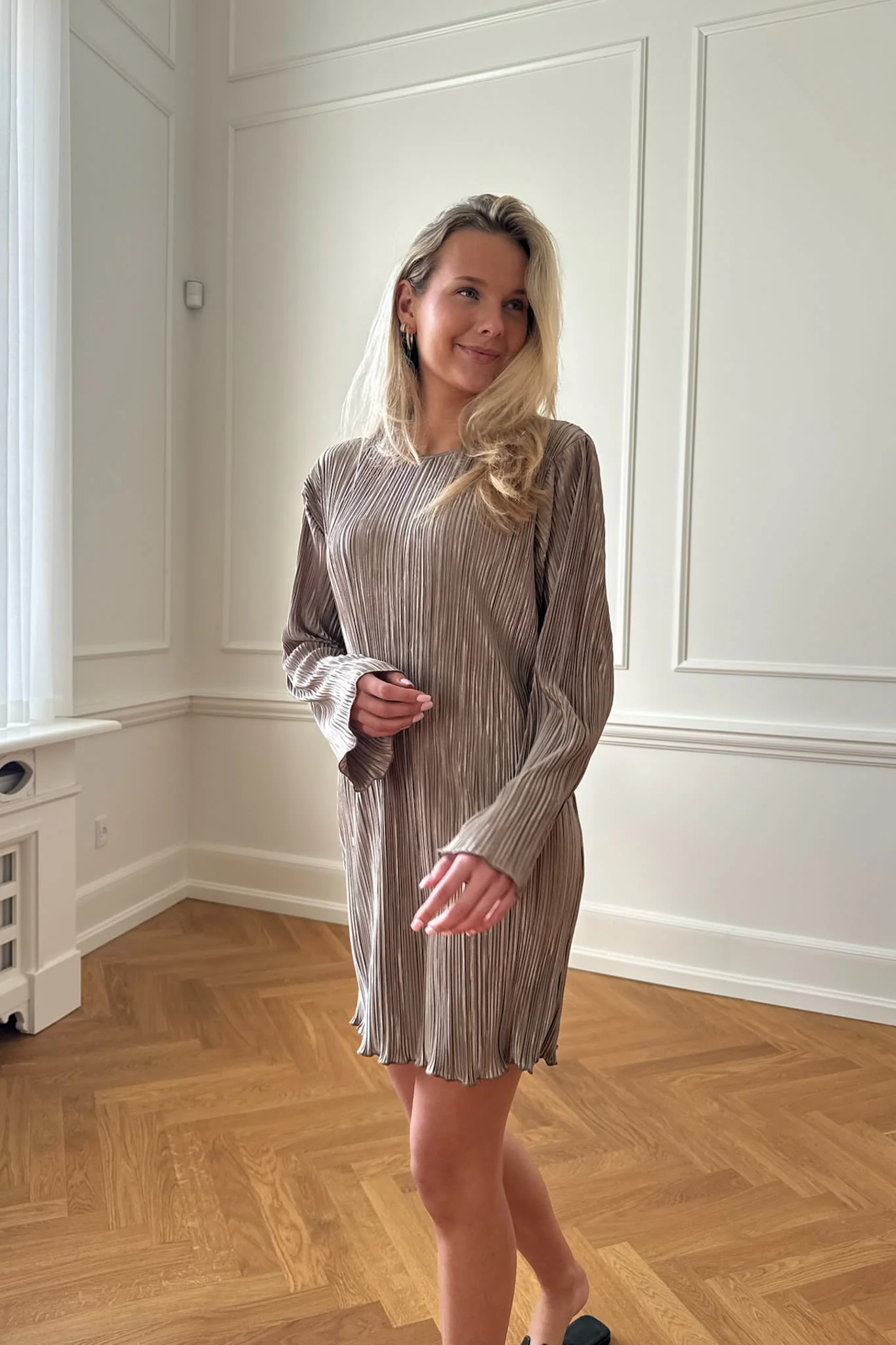 KellyIC Plissé Dress - Light Brown - Image 5