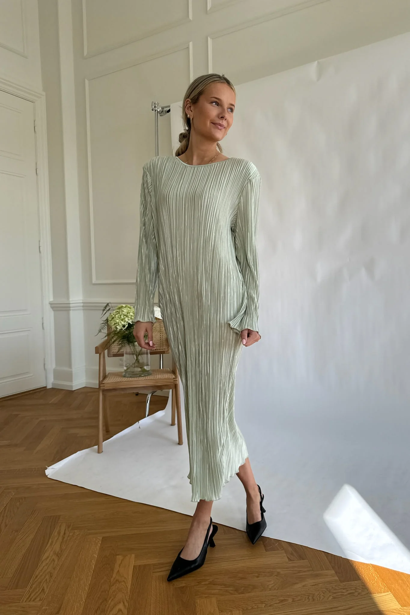 KellyIC Long Plissé Dress - Light Green - Image 5