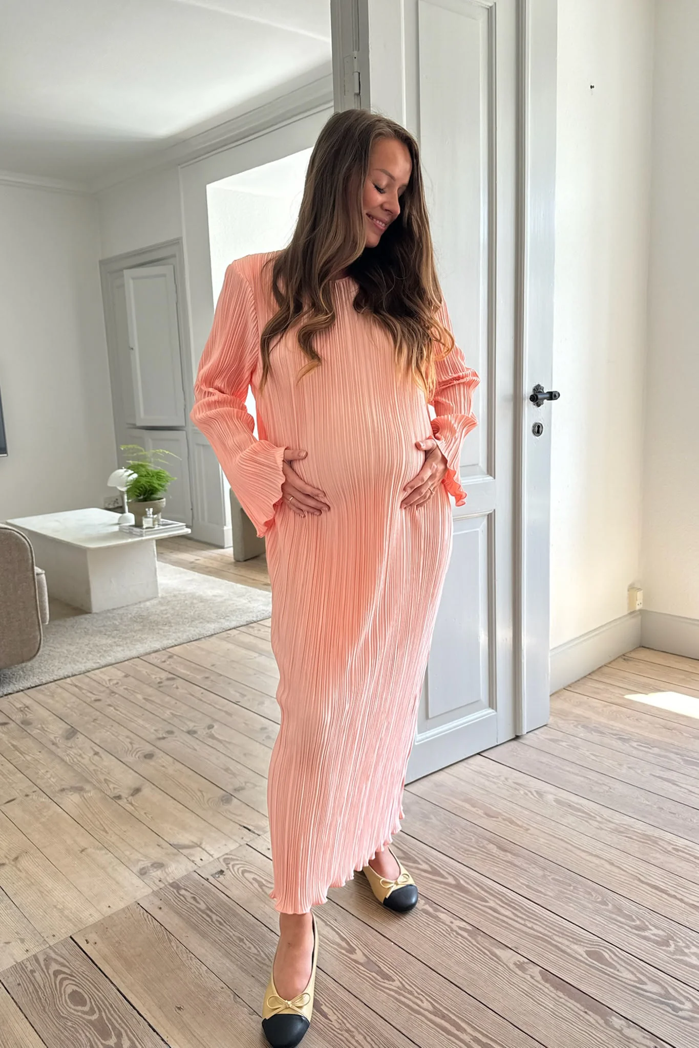KellyIC Long Plissé Dress - Light Pink - Image 4