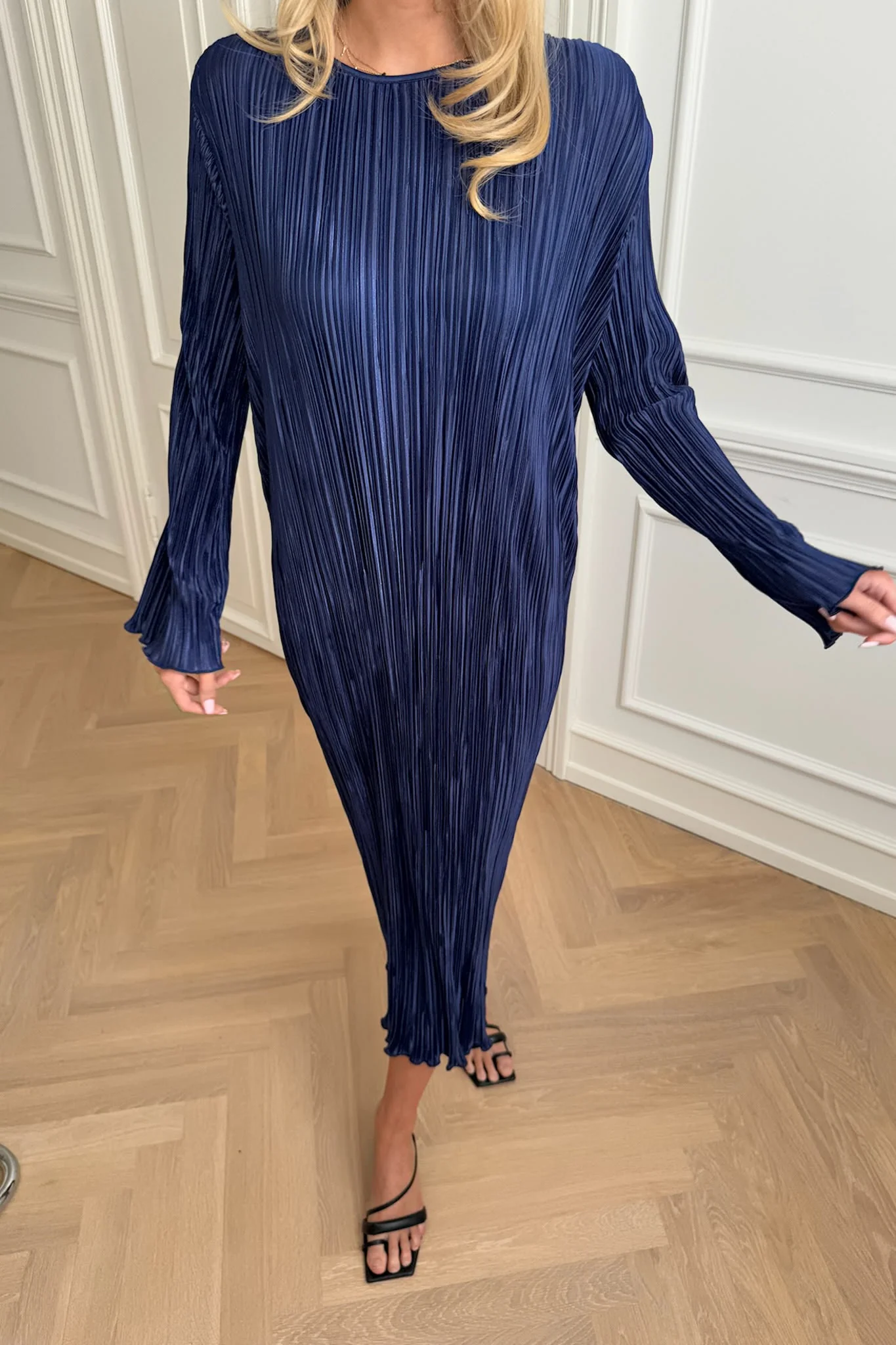 KellyIC Long Plissé Dress - Navy - Image 4