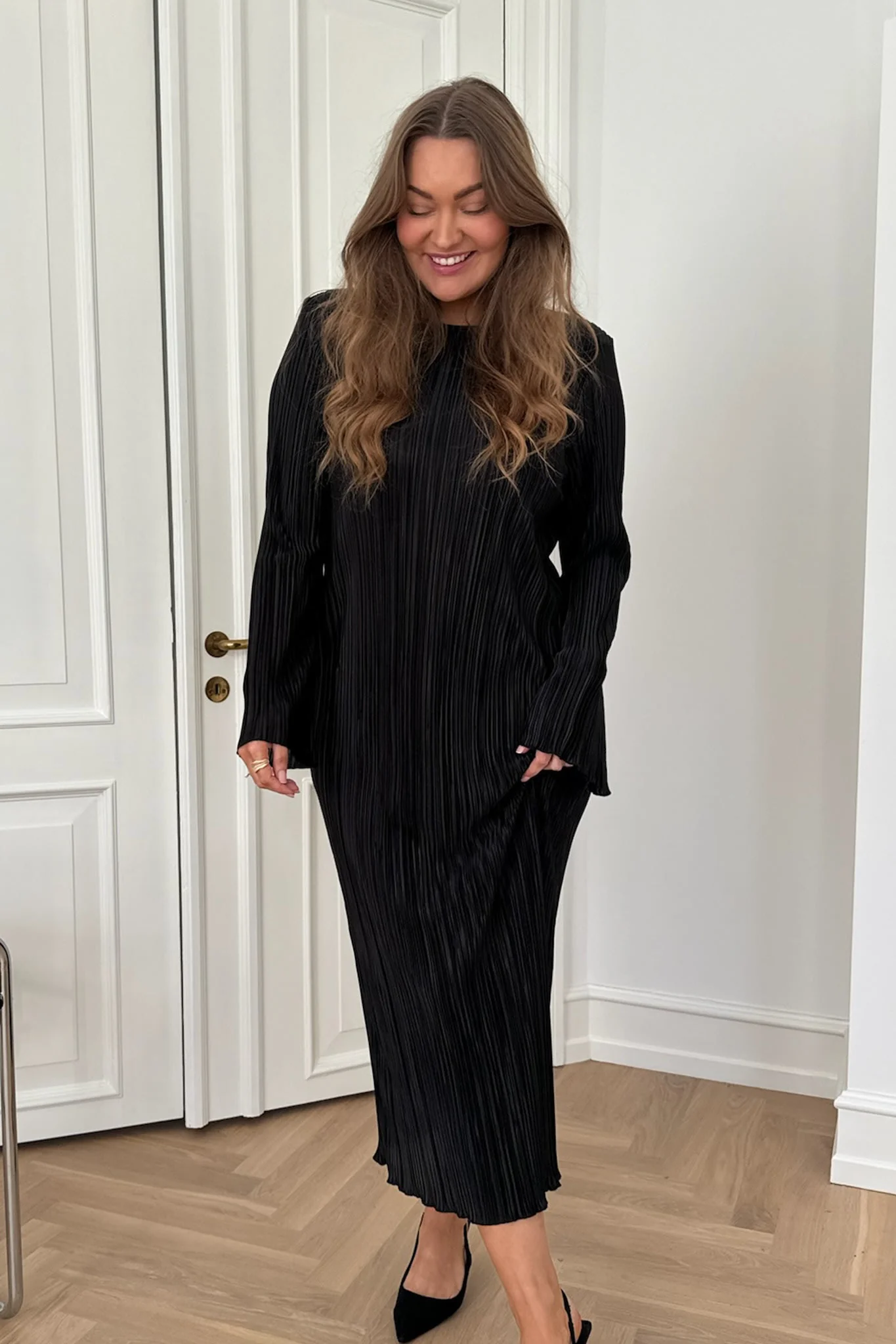 KellyIC Long Plissé Dress - Black - Image 9