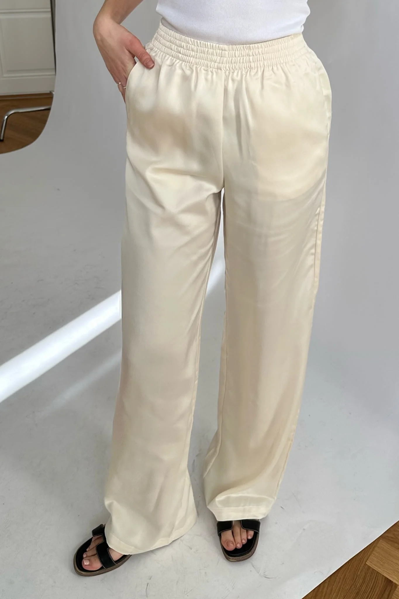 JXKira Regular Satin Pant - Seedpearl - Image 5