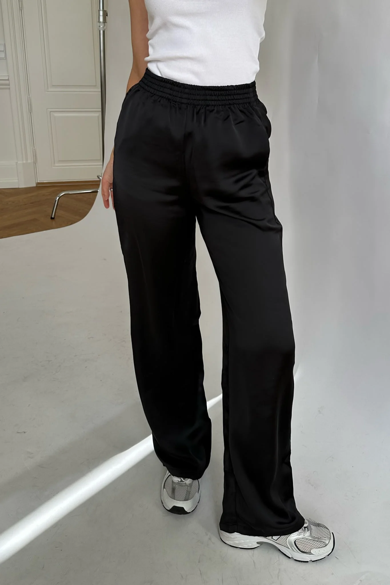 JXKira Regular Satin Pants - Black - Image 7