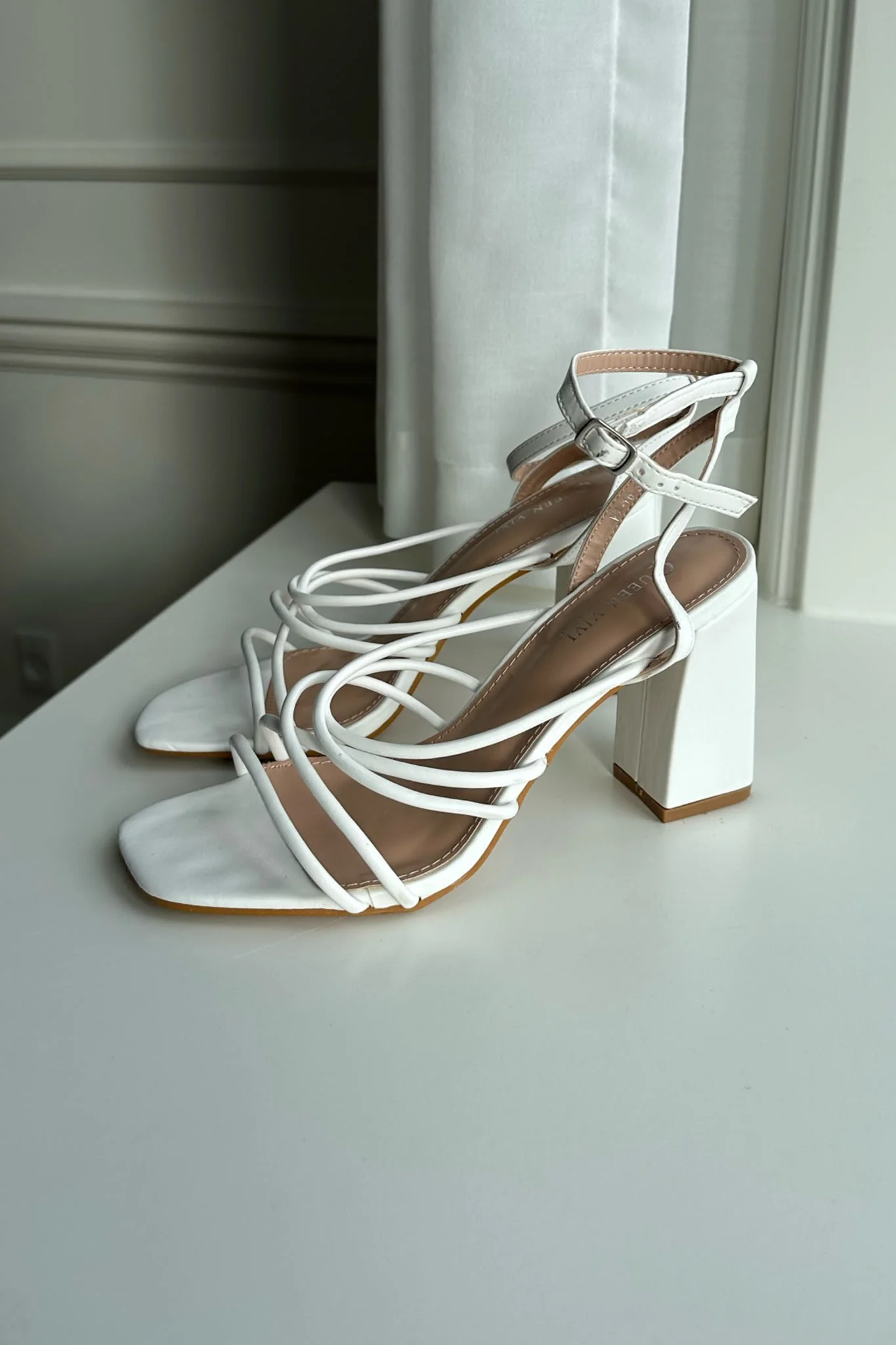 V7 16 Lagos Heels - White - Image 6