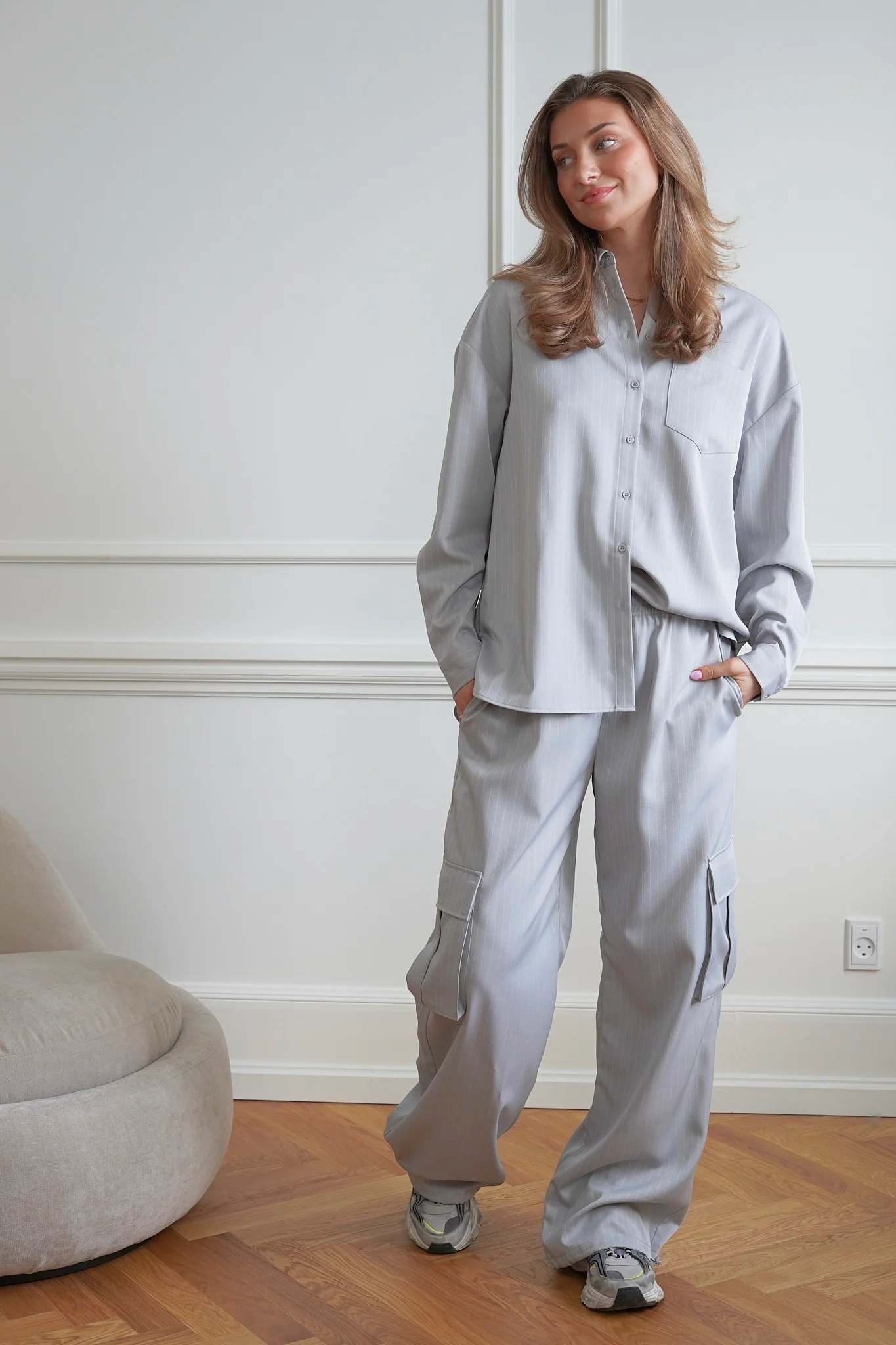 LivaIC Cargo Pants - Light Grey Pinstripe - Image 4