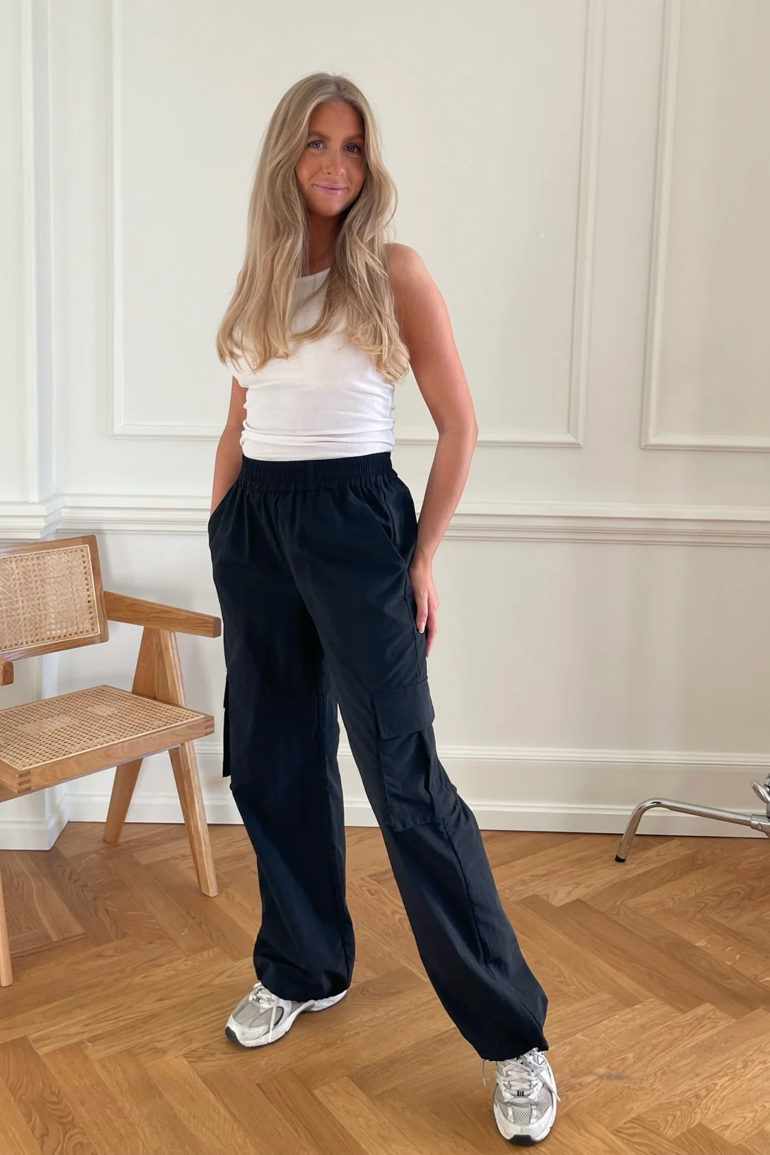 LivaIC Cargo Pants - Black - Image 4