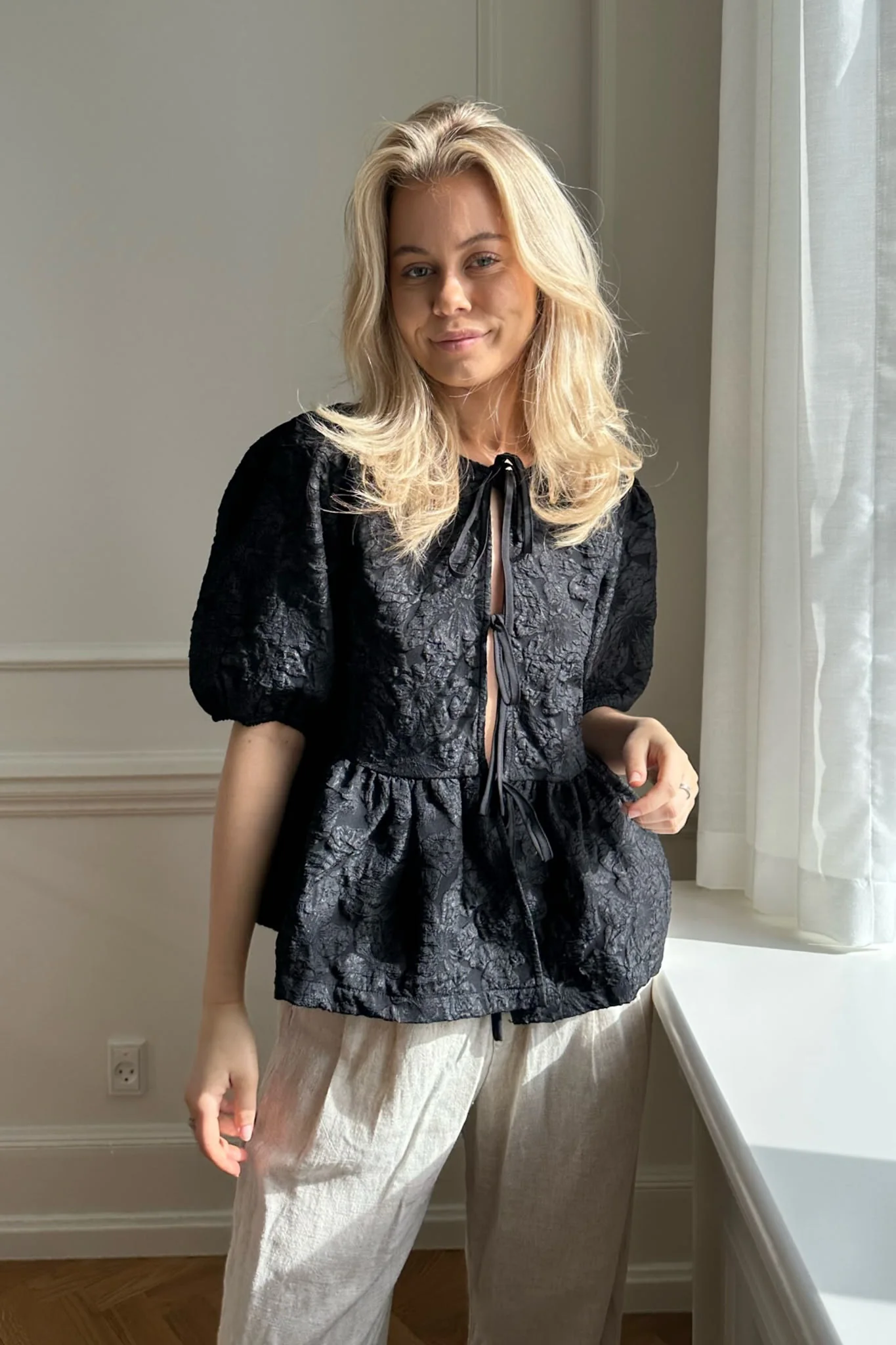 LulaIC Top - Black - Image 3