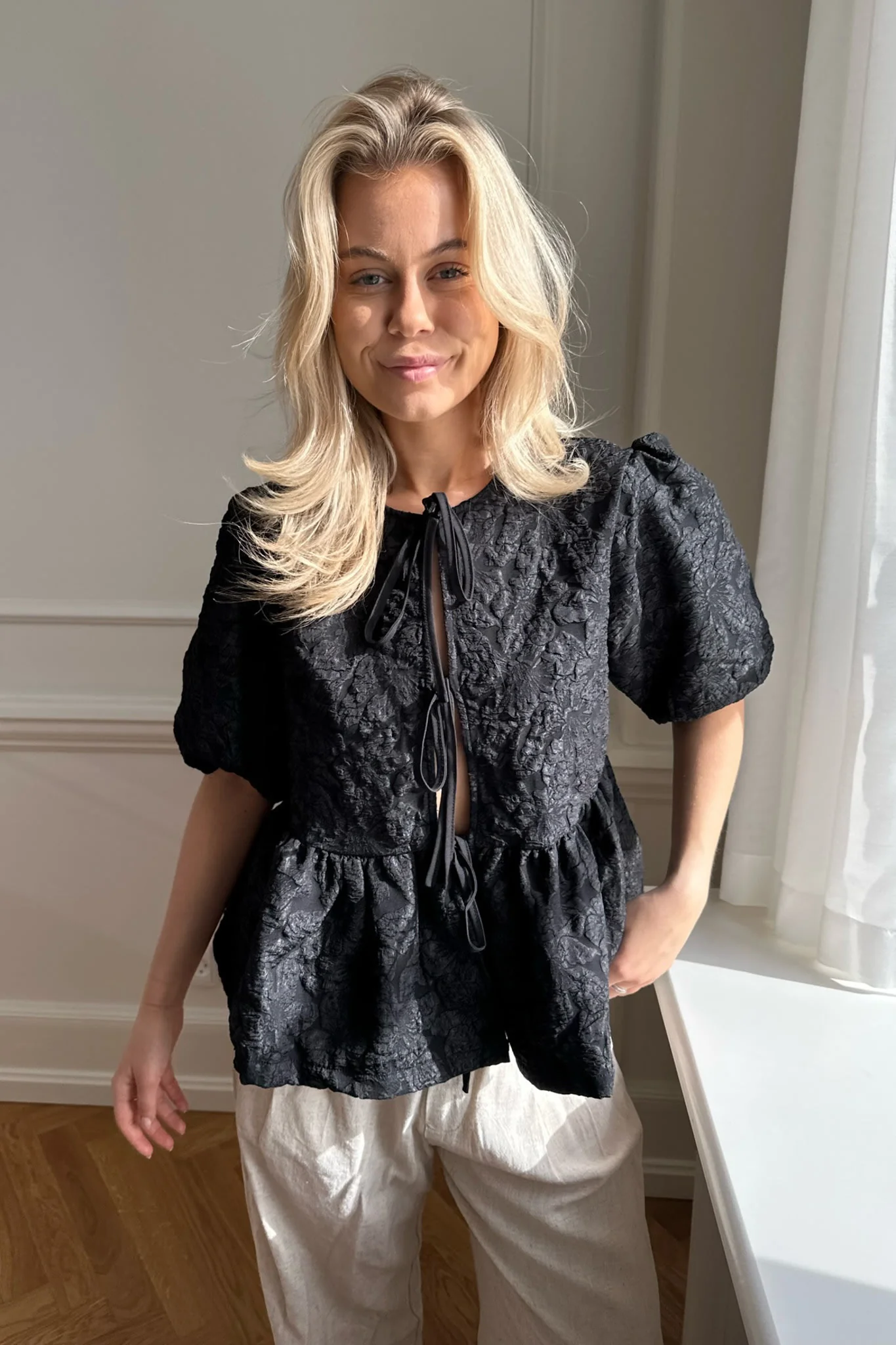 LulaIC Top - Black - Image 4