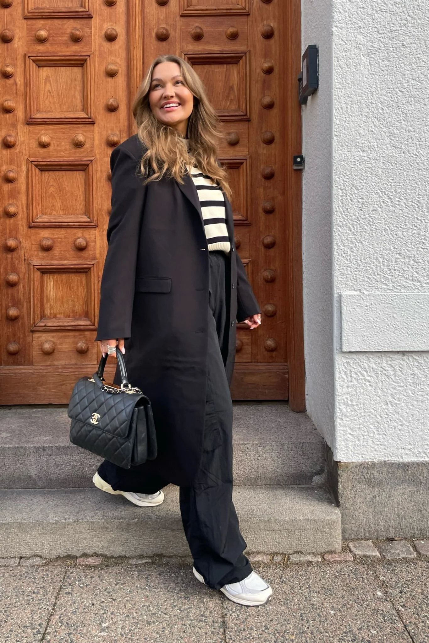 JXLuna Oversize Long Blazer - Black - Image 4