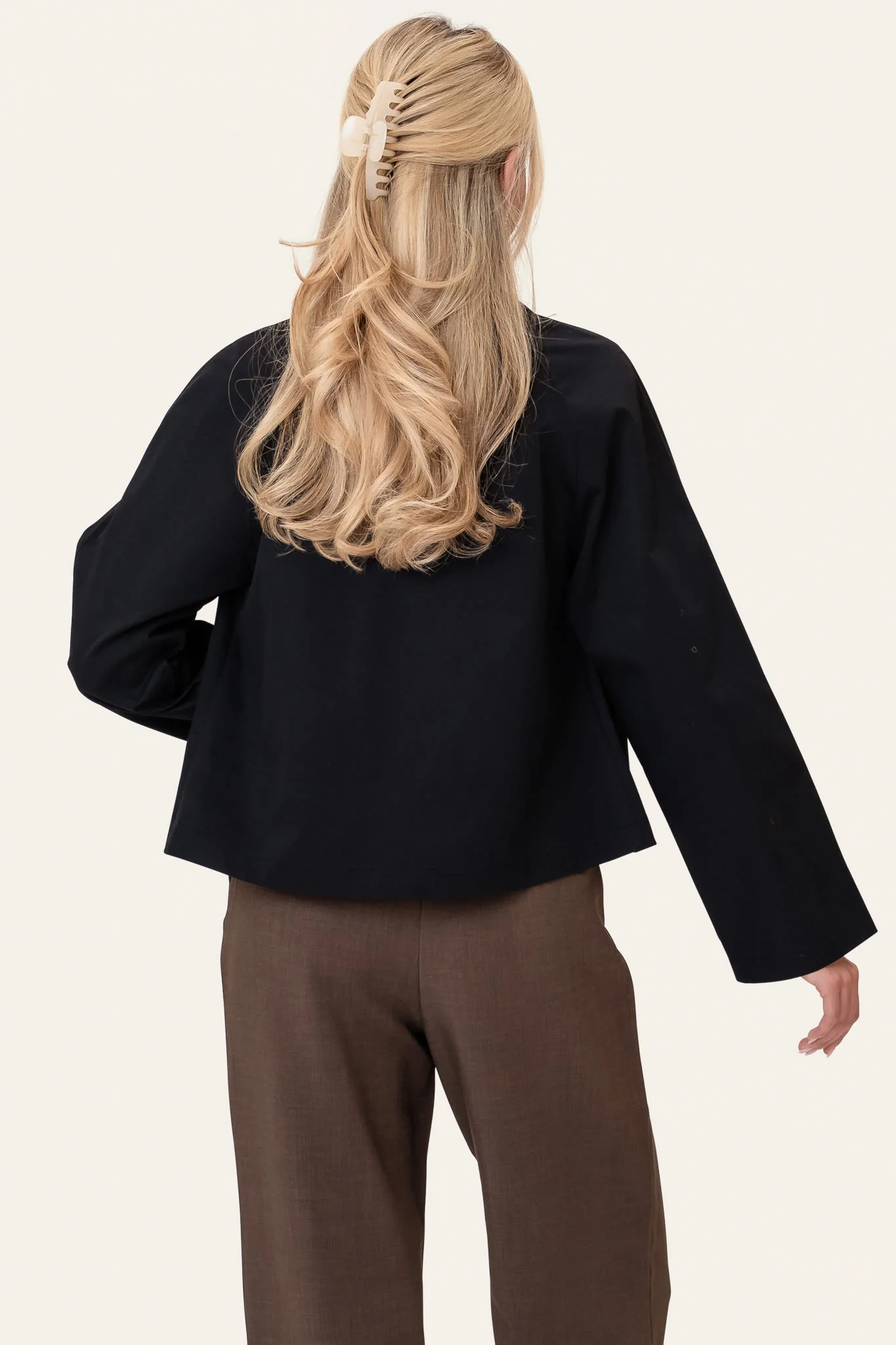 LunaIC Trenchcoat - Black - Image 4