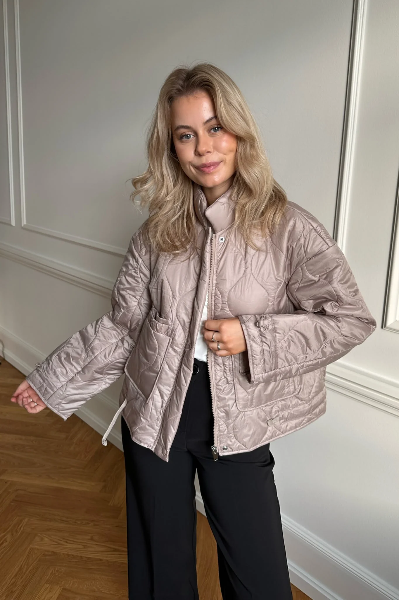 JDYMambo Onion Short Jacket - Simply Taupe - Image 4