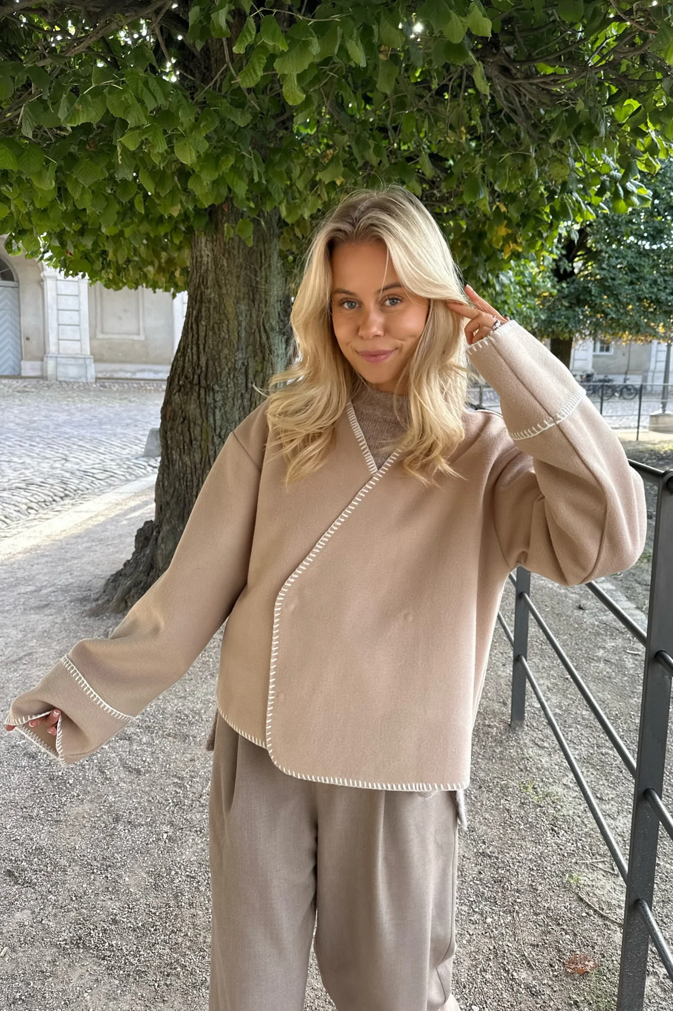 MellieIC Contrast Stitching Jacket - Beige - Image 4
