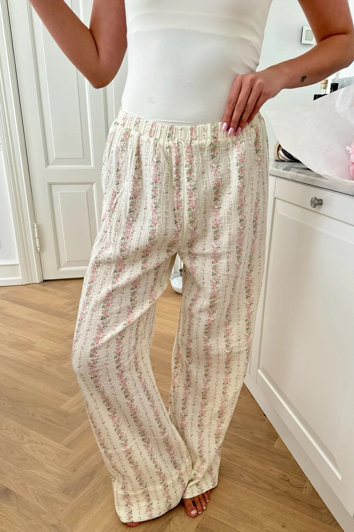 NajaIC Pants - Light Pink Flower Print - Image 3