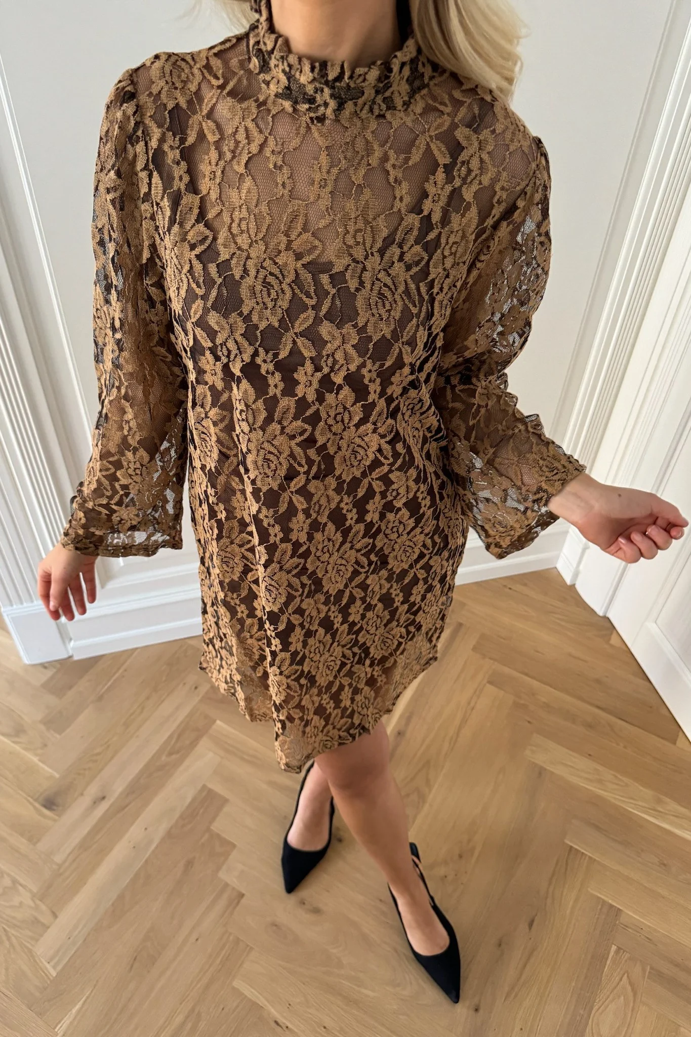 NeaIC Lace Dress - Golden Beige Black - Image 6