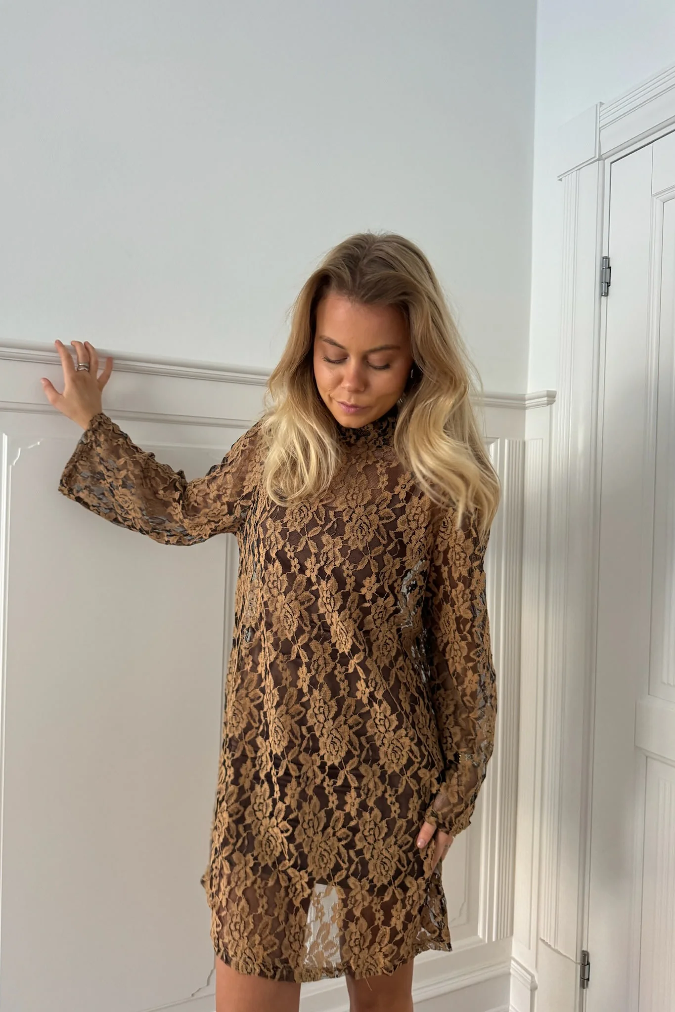 NeaIC Lace Dress - Golden Beige Black - Image 7
