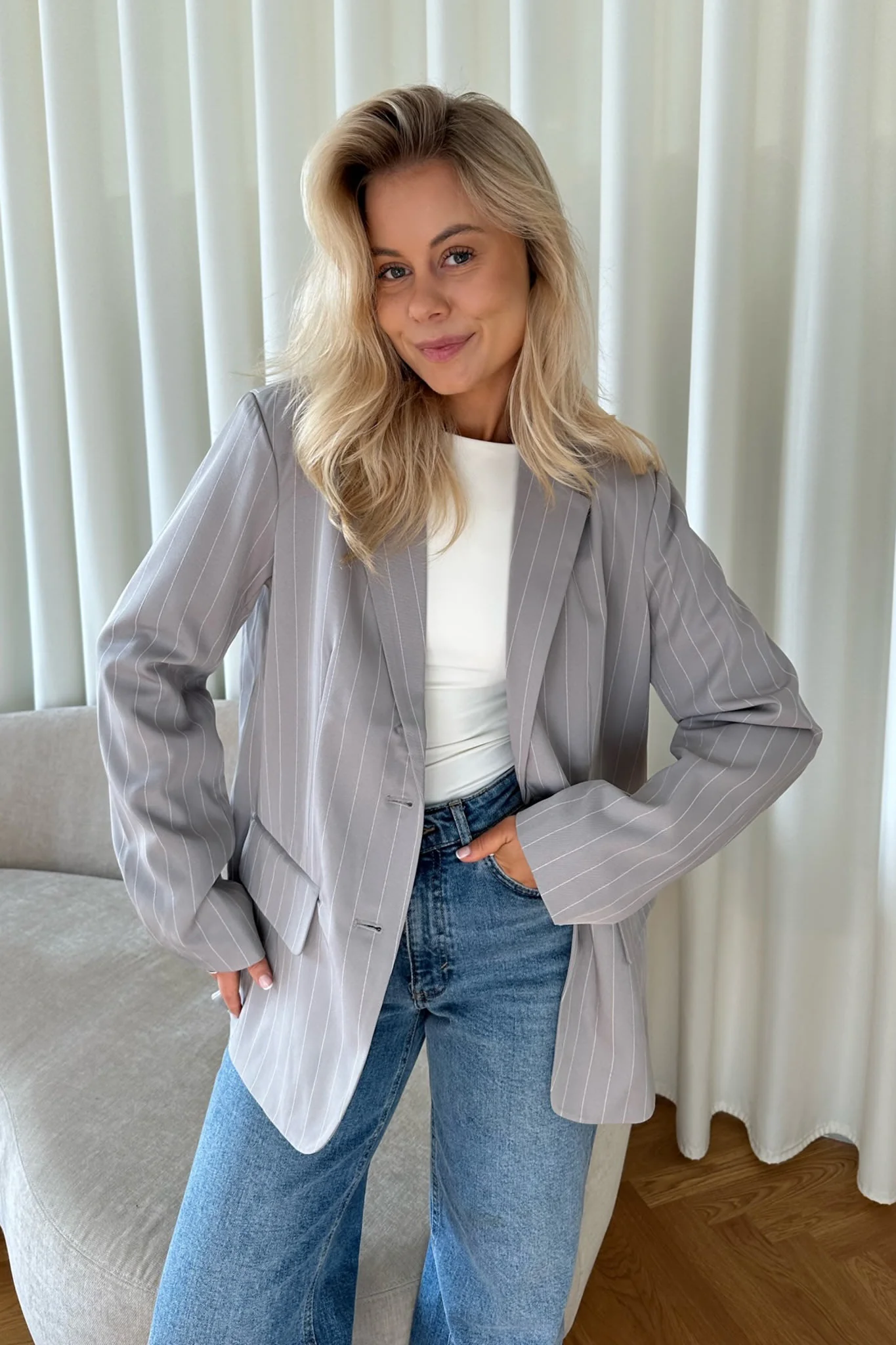 NMVera LS Oversize Blazer - Light Grey Melange White Pinstripes - Image 4