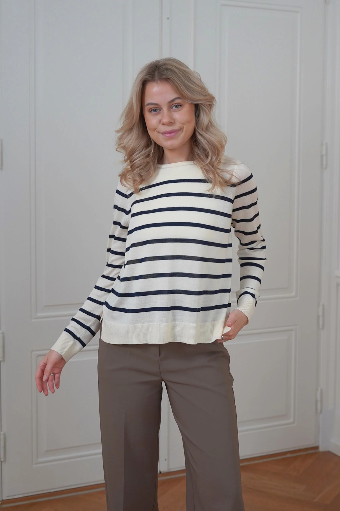 VMNova LS Oneck Pullover - Birch - Image 6