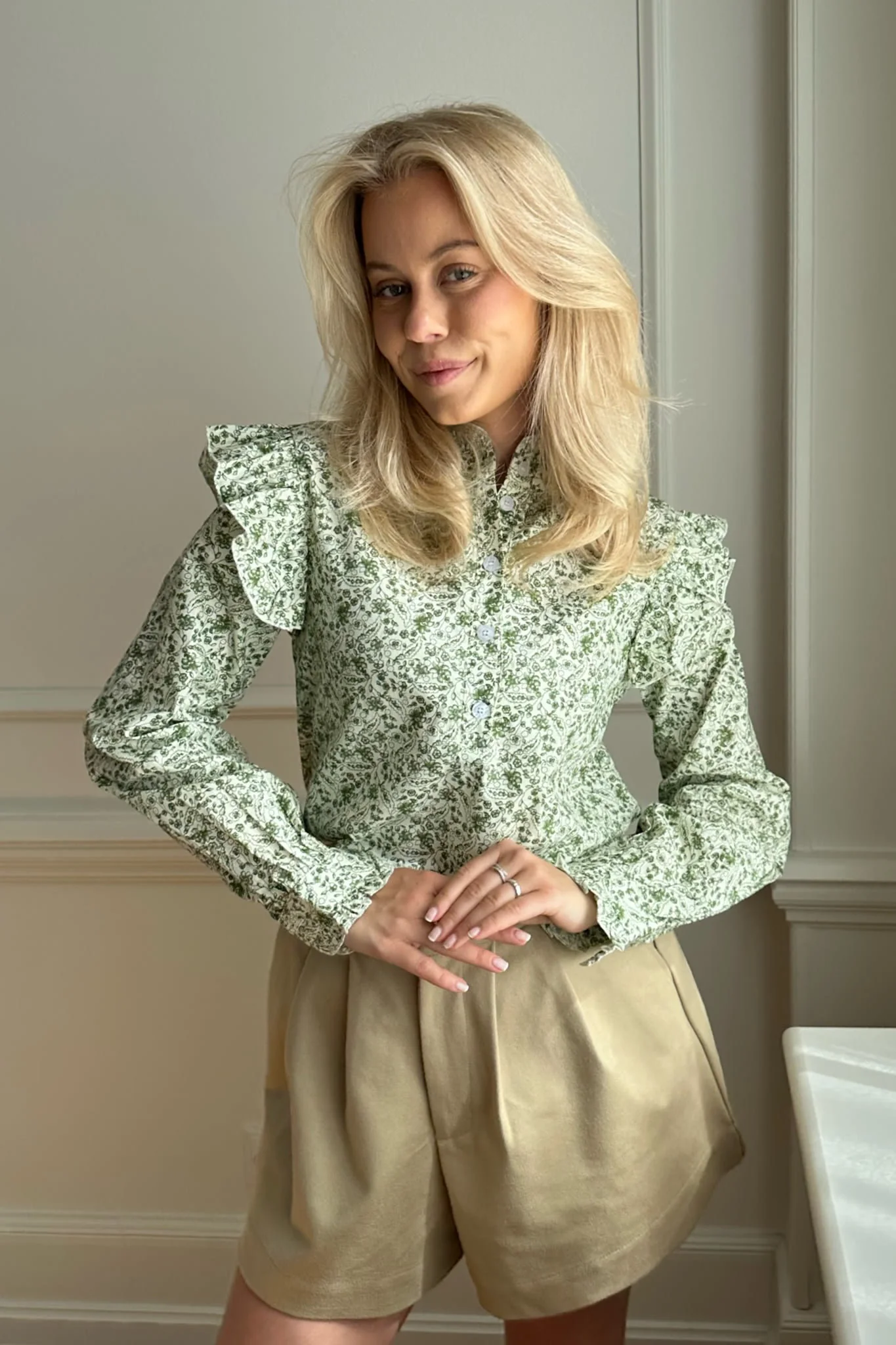 NunaIC Shirt - Green Flower - Image 4