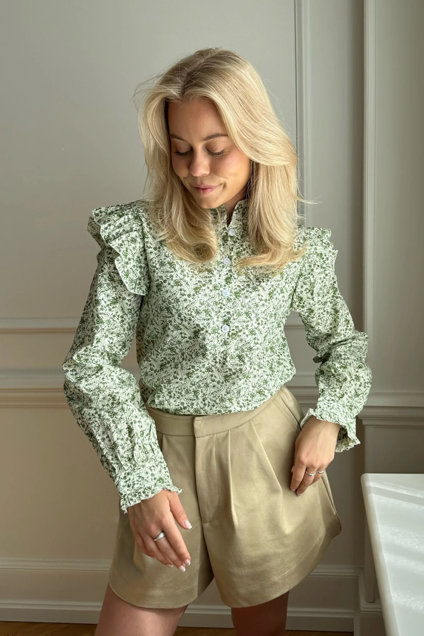 NunaIC Shirt - Green Flower - Image 5