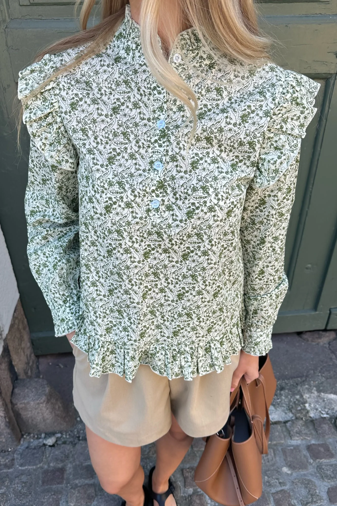 NunaIC Shirt - Green Flower - Image 7