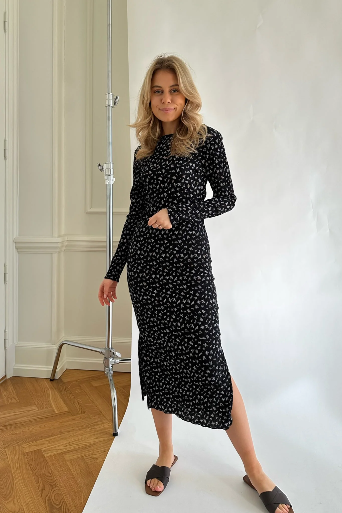 OdaIC Dress - Black Tiny Blossom - Image 4