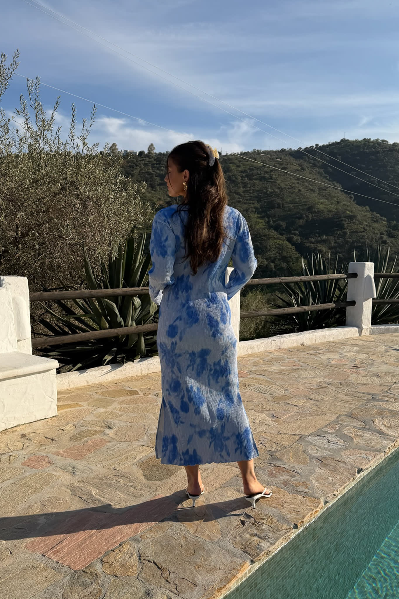 OdaIC Dress - Abstract Blue Flower Print - Image 9