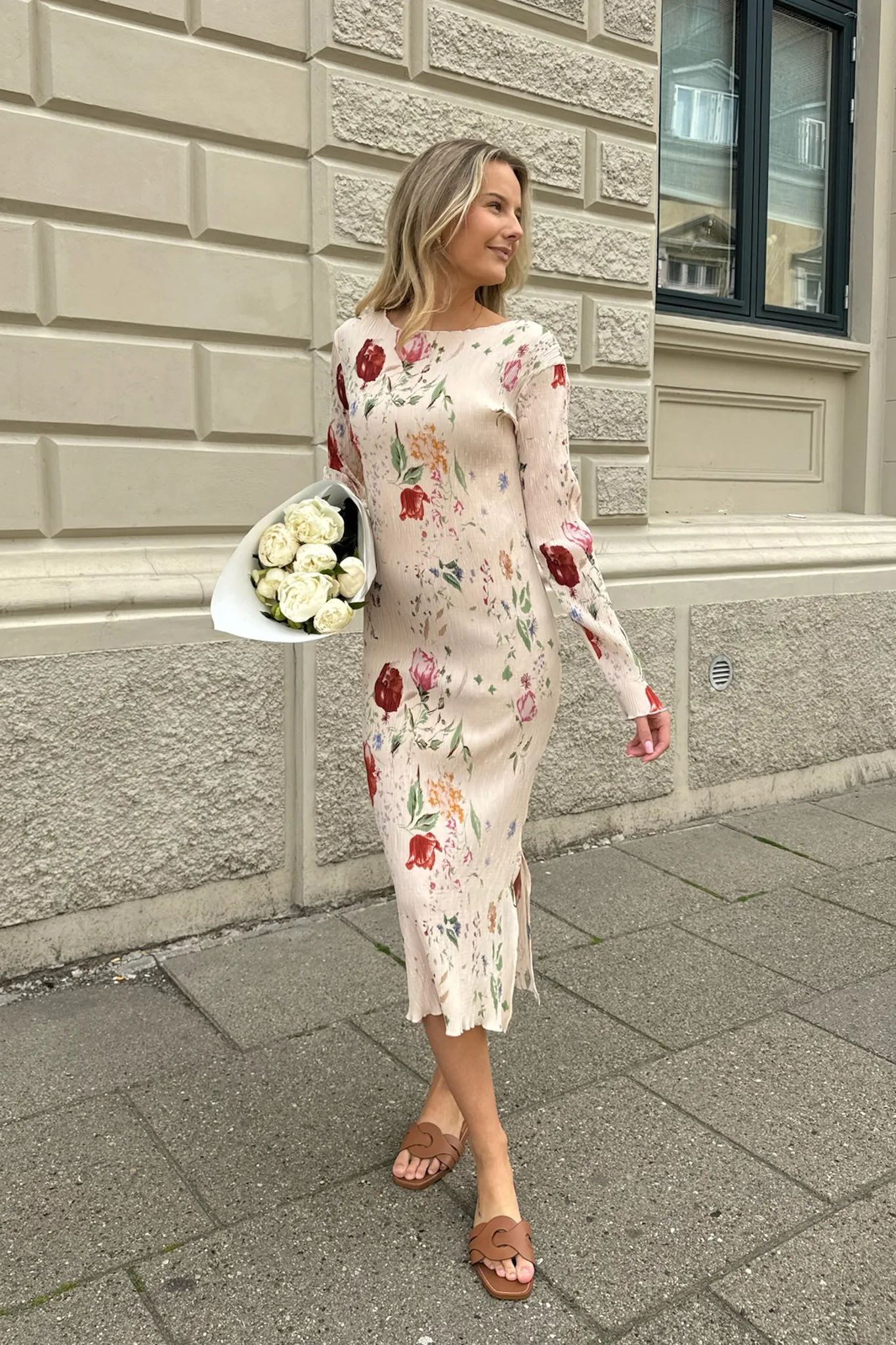 OdaIC Dress - Beige Flower Print - Image 3