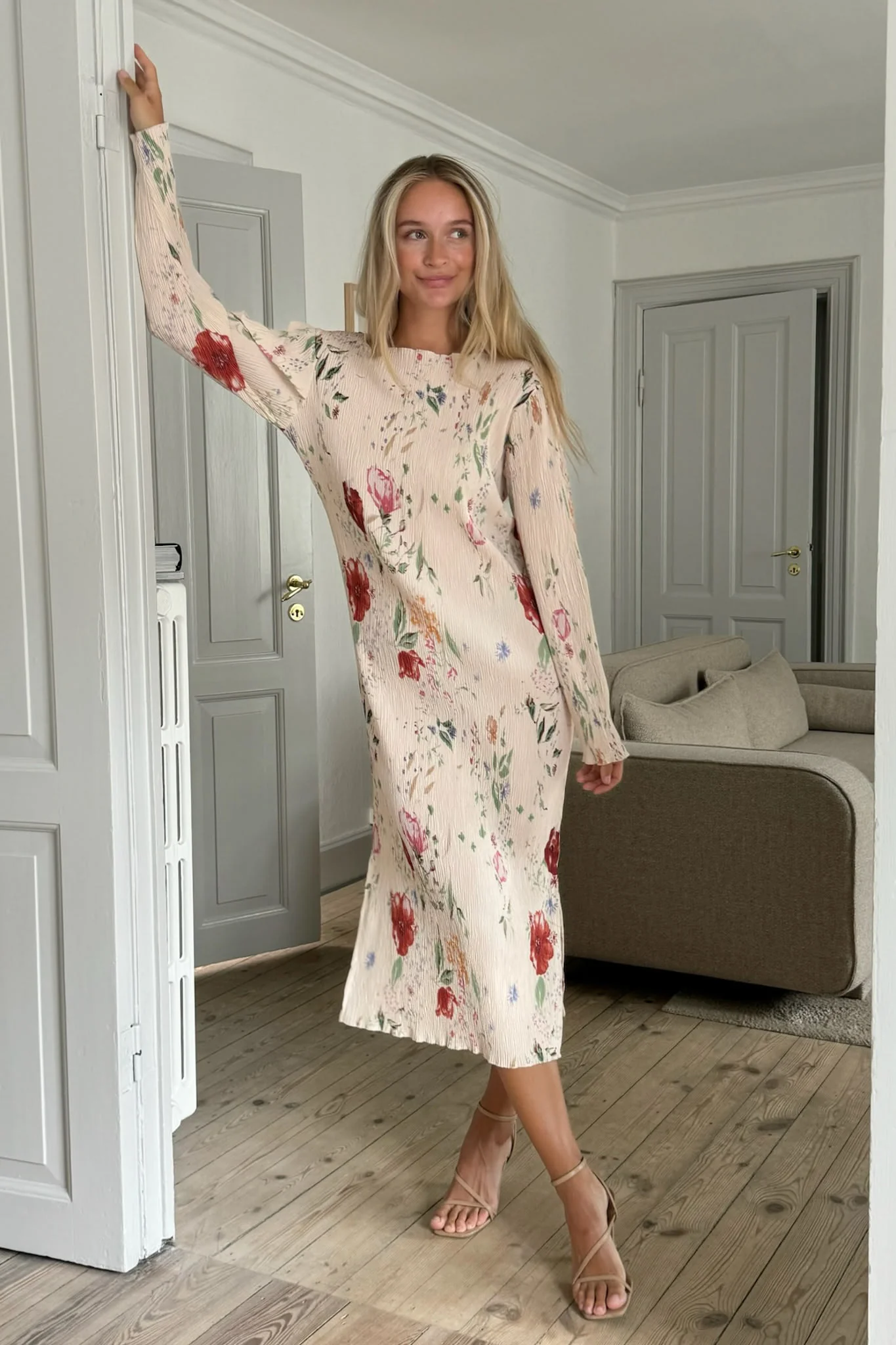 OdaIC Dress - Beige Flower Print - Image 7